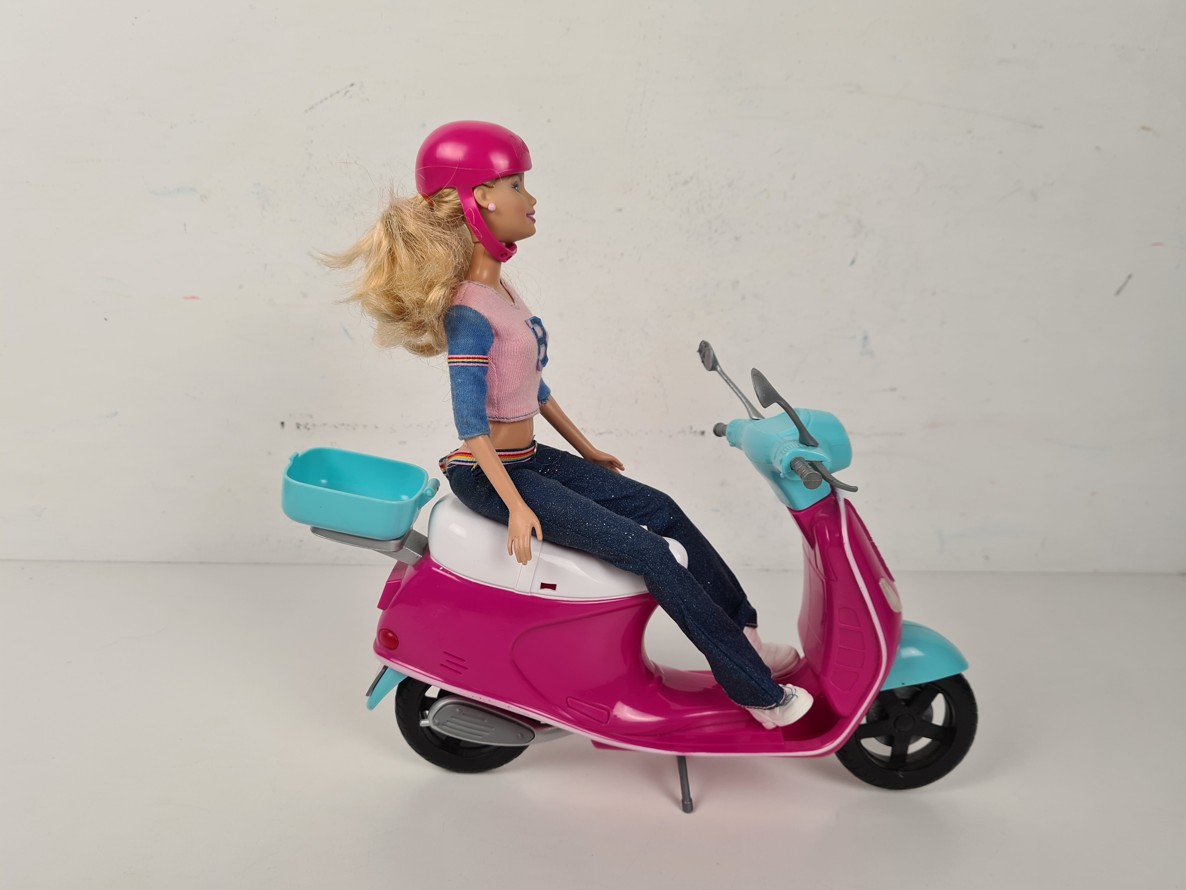 Poupée - Barbie avec son scooter et son casque - Mattel , simba - 28cm, 32 cm Bon état - Vue 3 - 
