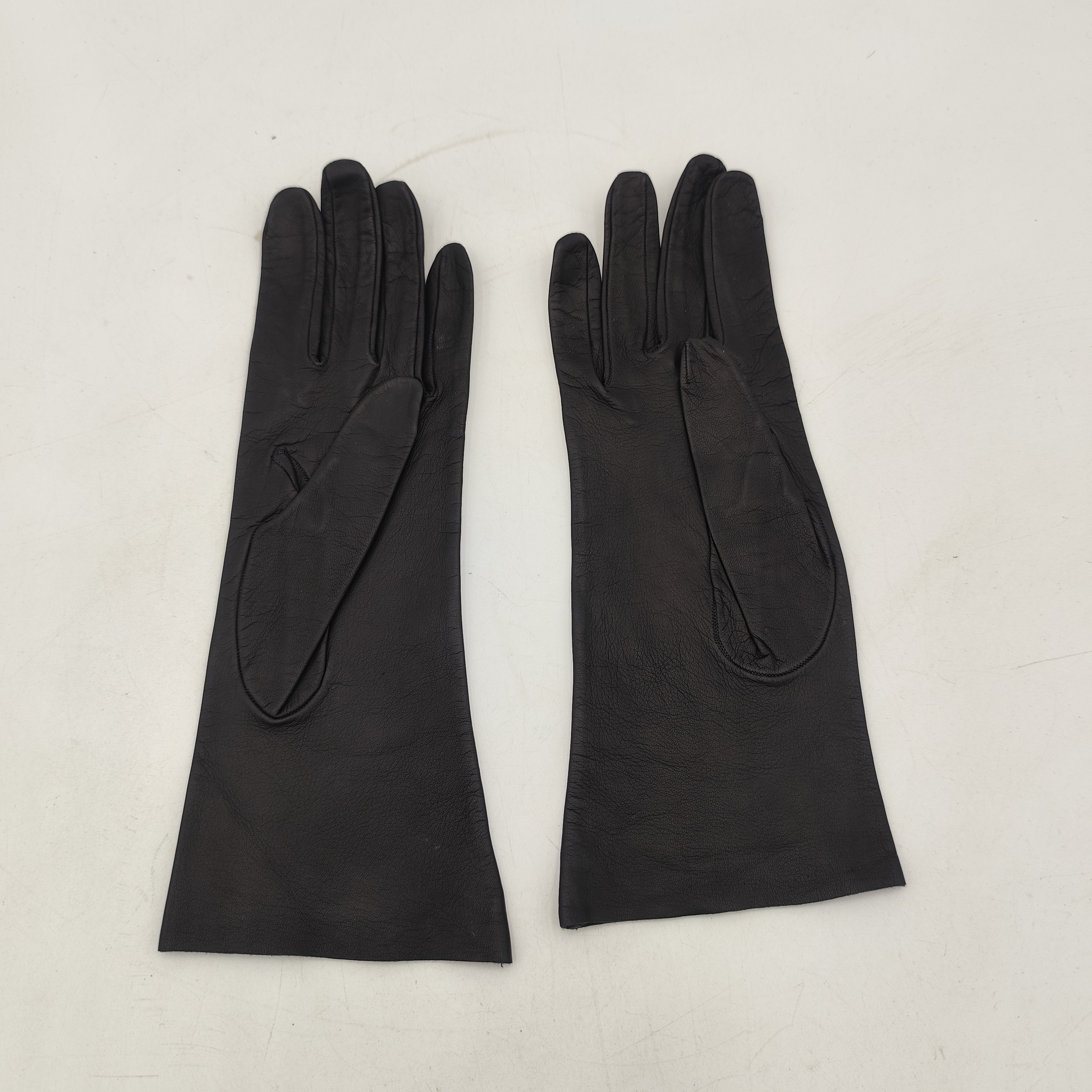 Paire de gants en cuir noirs longs - Femme Bon état - Vue 2 - 