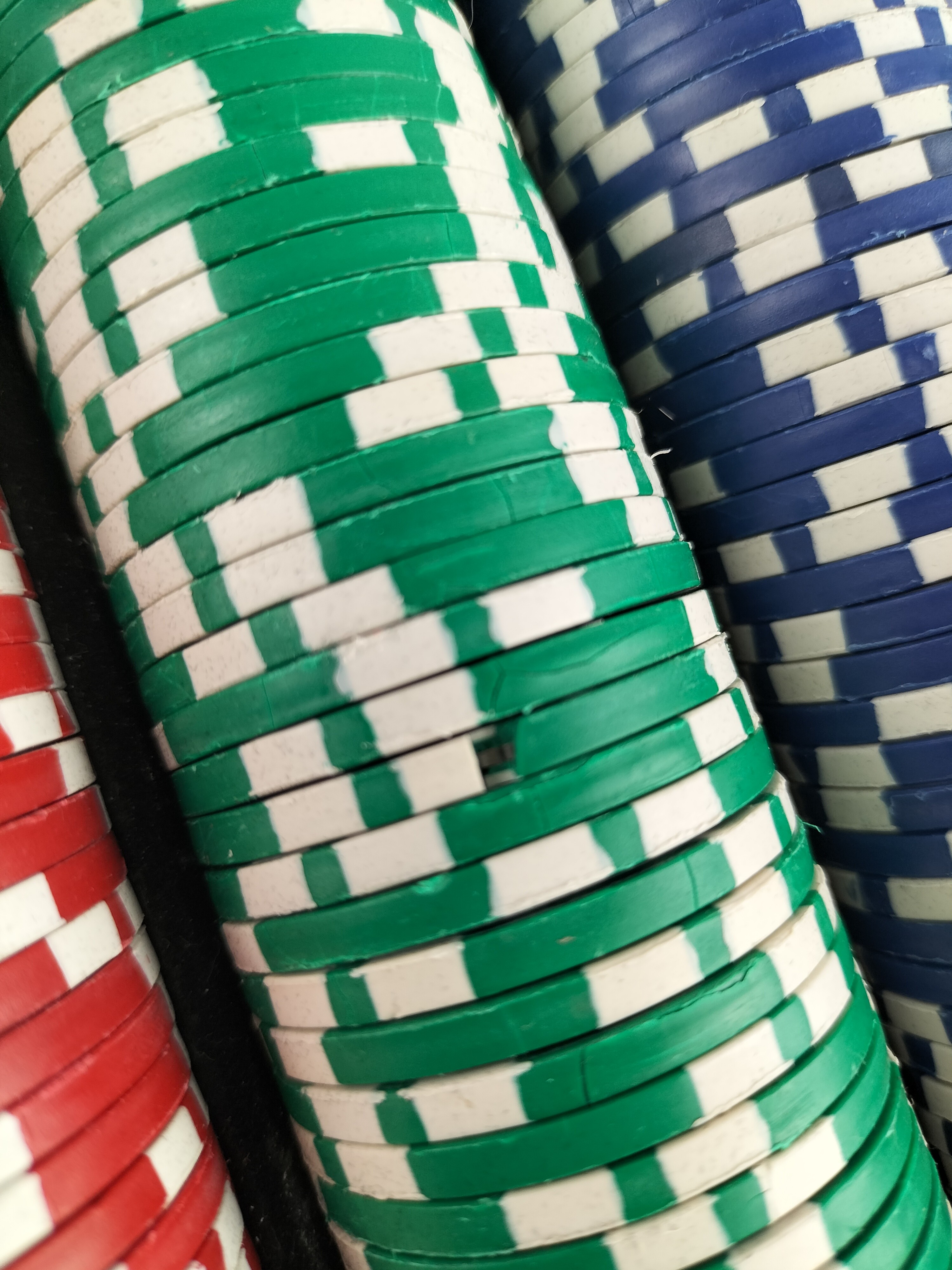🎲♠️ MALLETTE DE POKER COMPLÈTE – JETONS + CARTES + DEALER ♣️♦️ Très bon état - Vue 20 - 