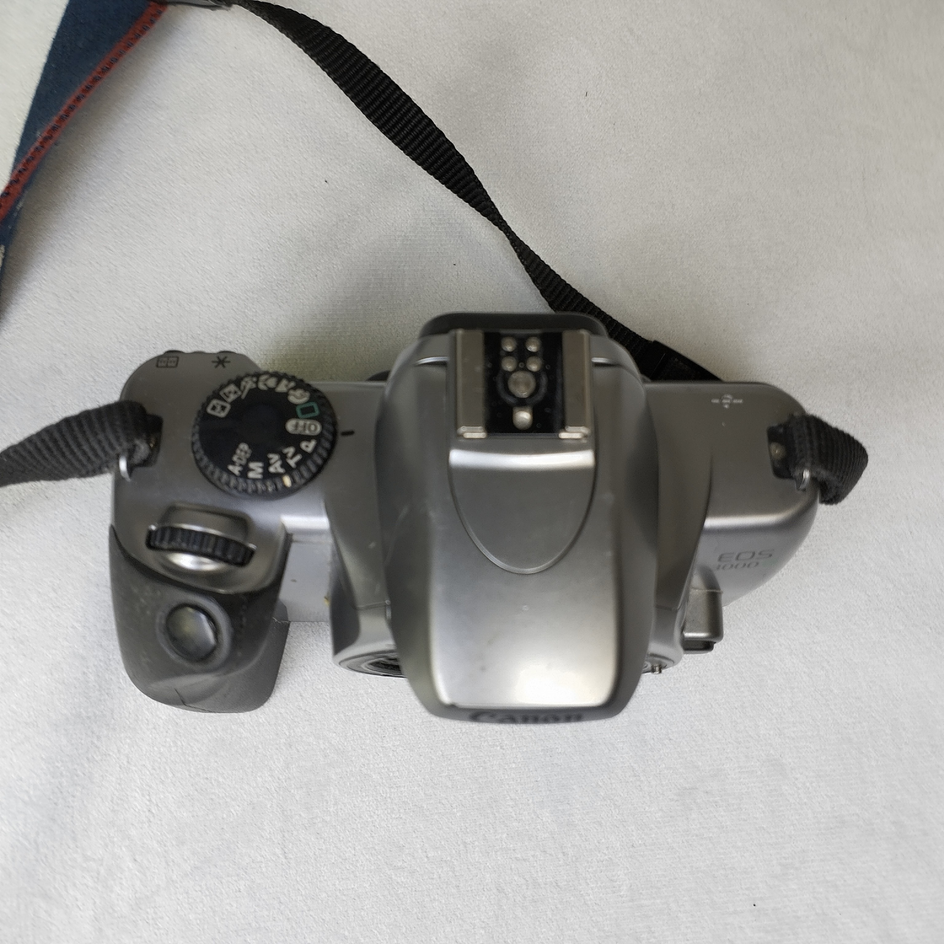 Appareils photo reflex autofocus : CANON EOS 3000V avec 3 objectifs + accessoires - Très bon état - Photo 4