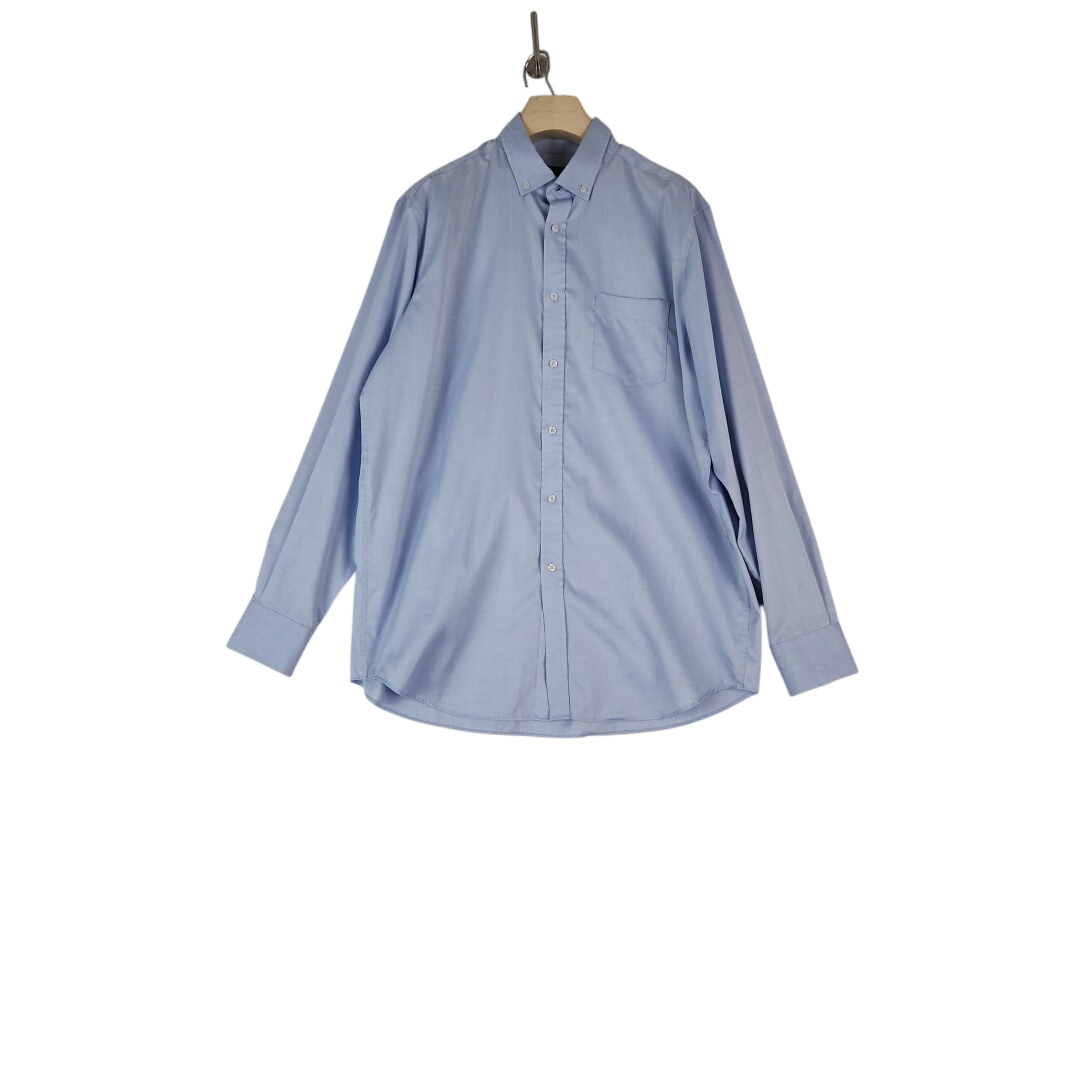 Acheter Cyrillus - chemise bleue en coton - Taille 42 mesure carrure poitrine = 62 cm – longueur= 82 cm - 18,00 € Cyrillus - chemise bleue en coton - Taille 42 mesure carrure poitrine = 62 cm – longueur= 82 cm - reconditionné disponible sur Label Emmaüs