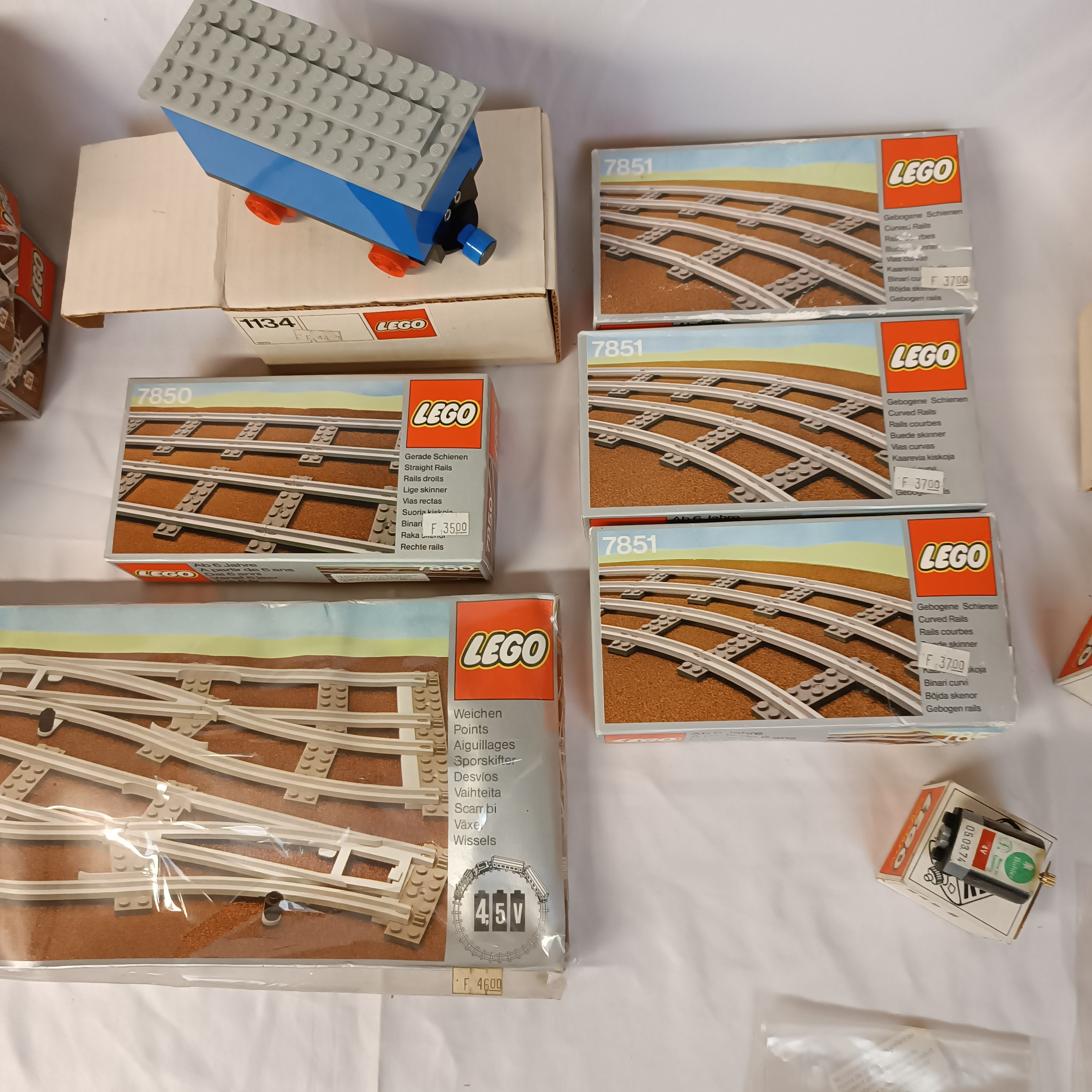 LEGO vintage : pièces (rails, aiguillages, wagons, ...) pour un circuit de train électrique Bon état - Vue 6 - 