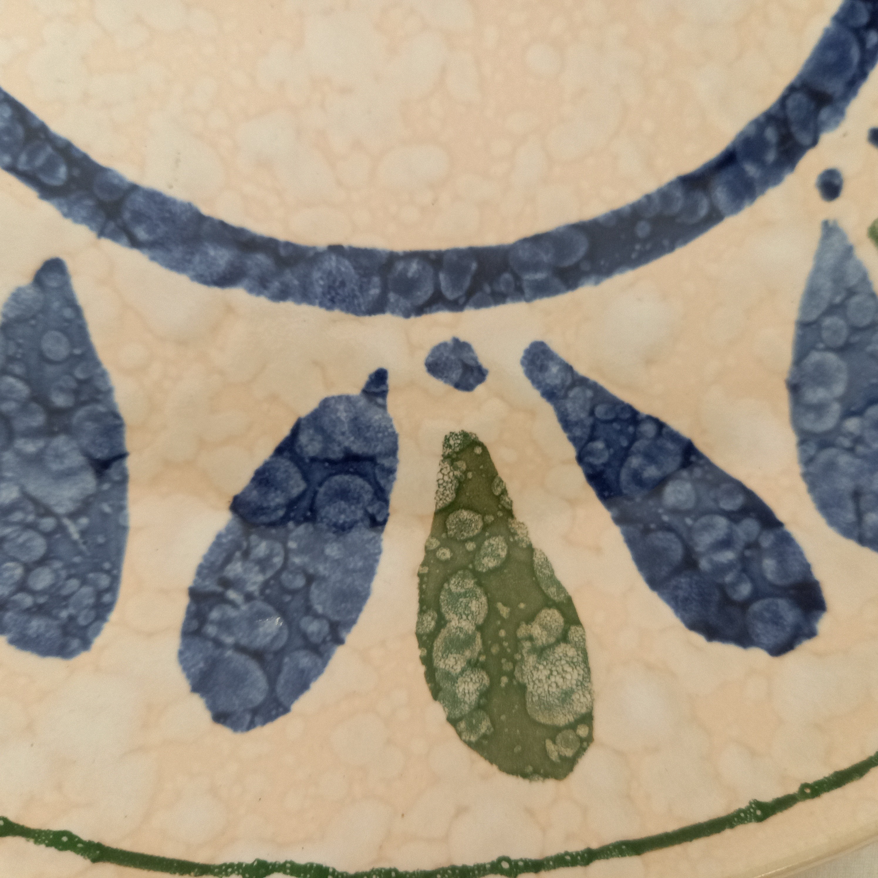 Deux assiettes en céramique signée Toy-Riont de Salins France - Bon état - Photo 6