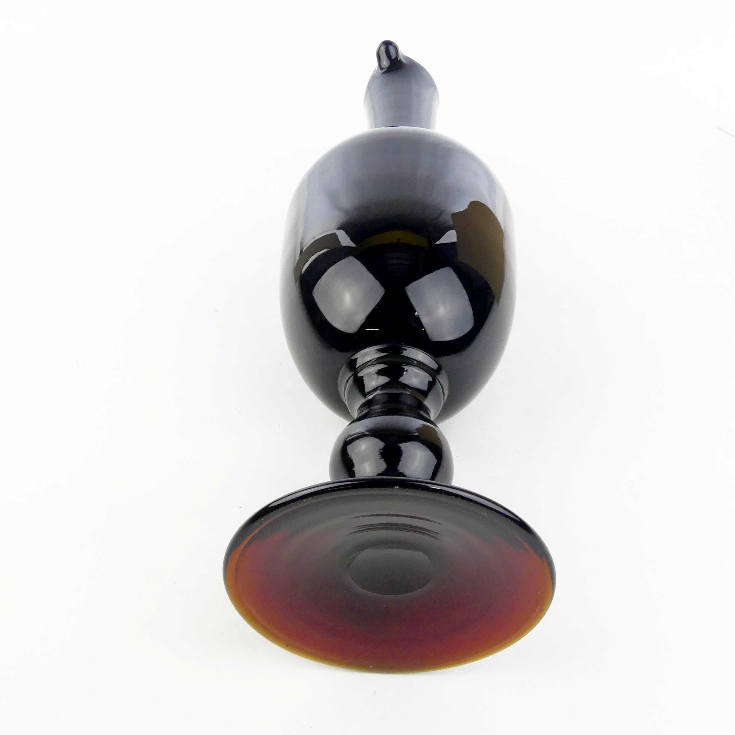 Vase aiguière en verre soufllé bordeau foncé Bon état - Vue 8 - 