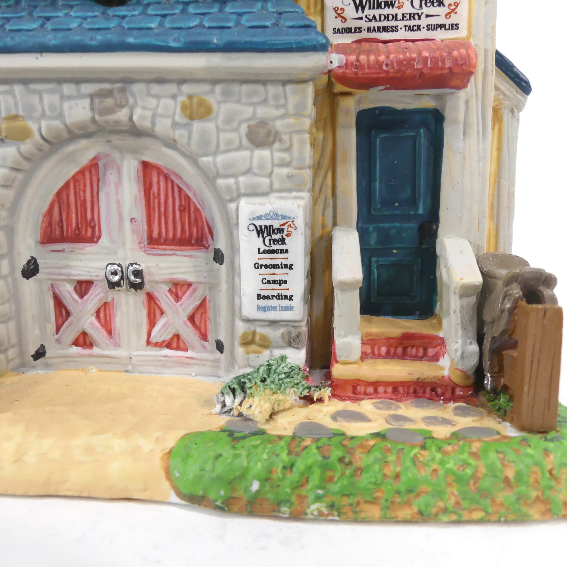 Voir photo 6 de Maison miniature Lemax -Willow Creek centre équestre Le risseau des Saules Maison miniature Lemax -Willow Creek centre équestre Le risseau des Saules Bon état - Vue 6 -