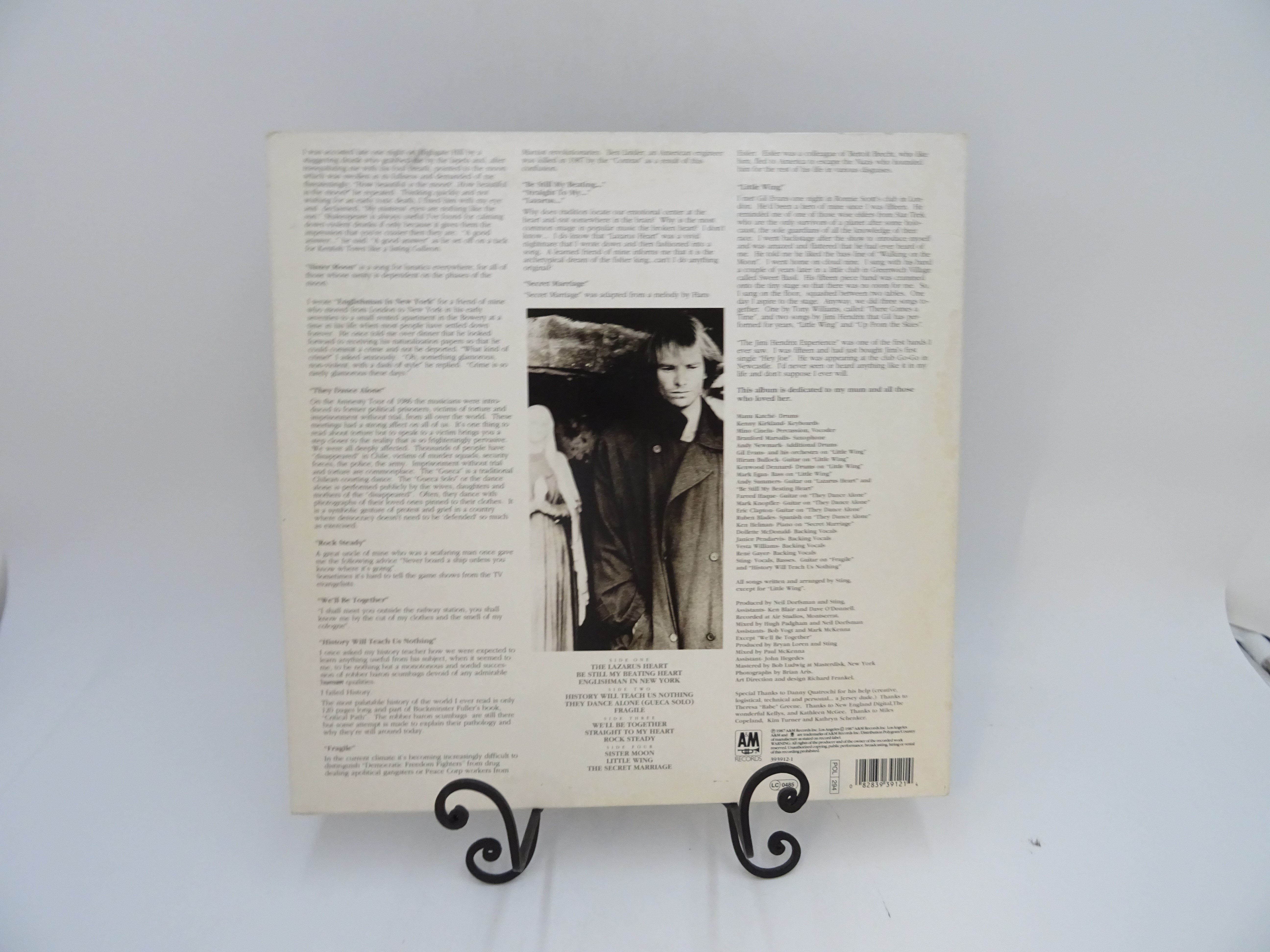 Voir photo 3 de Vinyle STING " nothing like the sun." Vinyle STING " nothing like the sun." Bon état - Vue 3 -