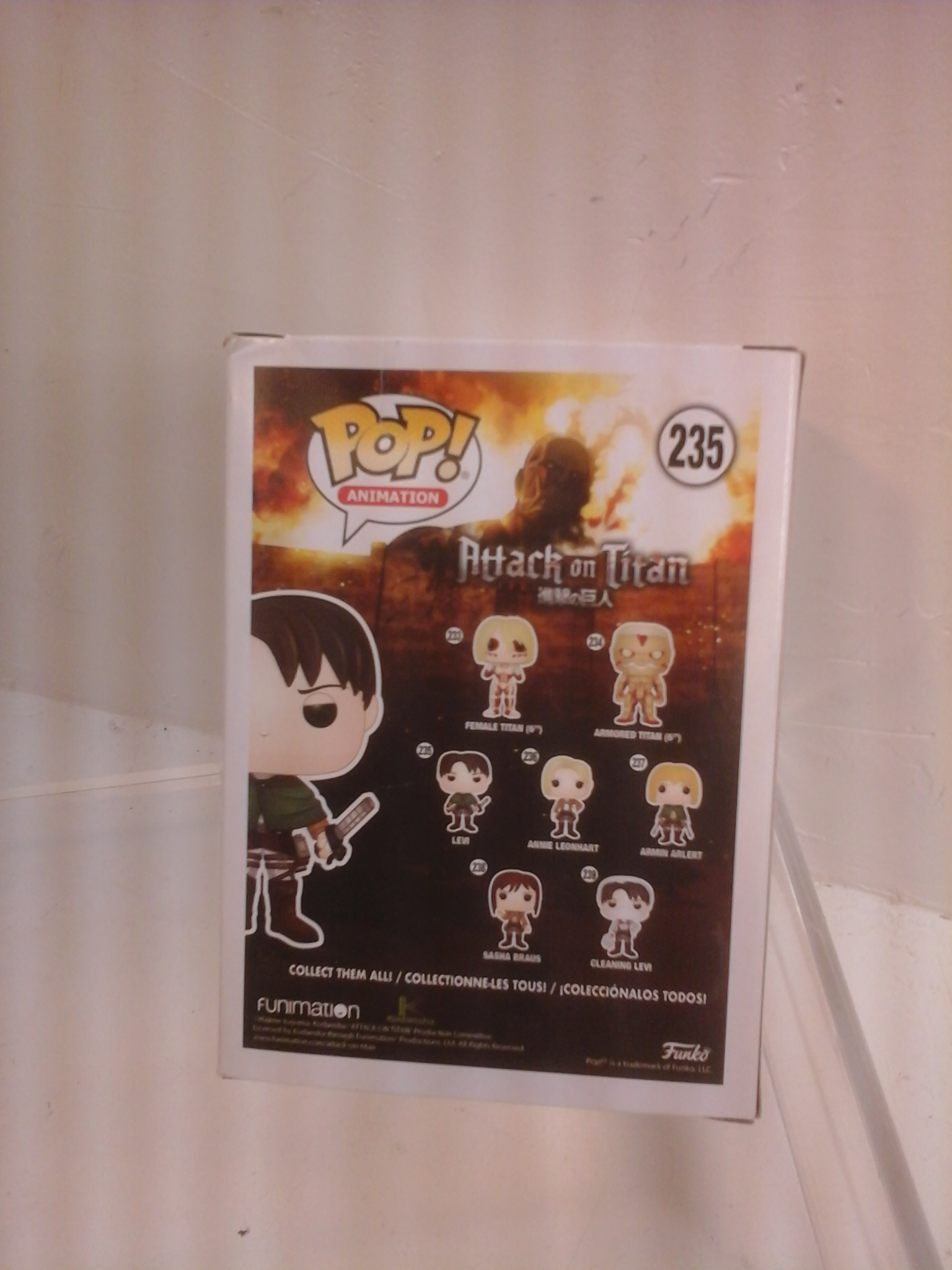 Voir photo 3 de Figurine POP n° 235 Figurine POP n° 235 Comme neuf - Vue 3 -