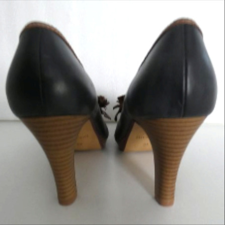 Escarpins Bugatti en cuir Pointure 40 Très bon état - Vue 4 - 