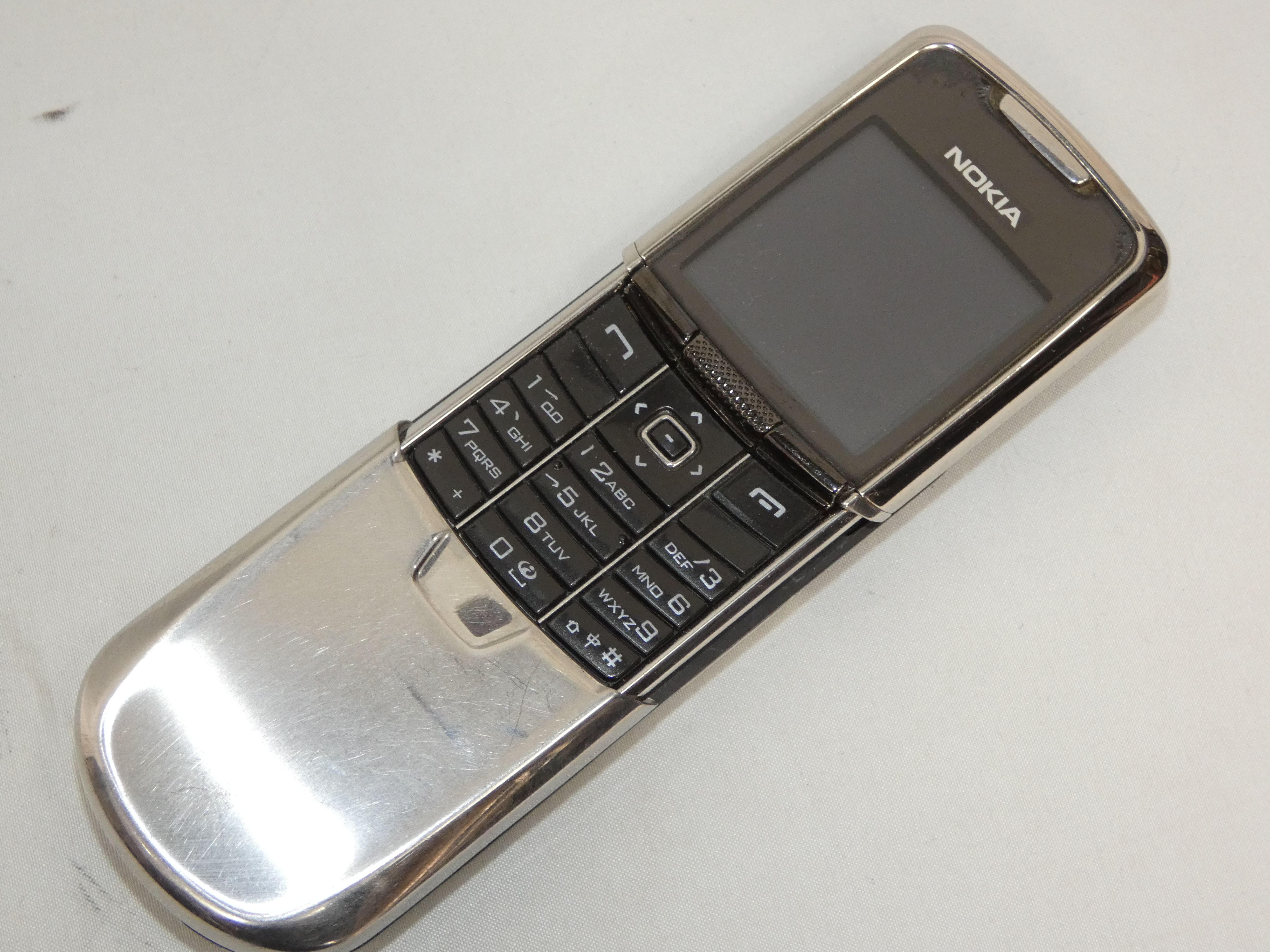 Téléphone portable NOKIA 8800 (pour pièces) Bon état - Vue 5 - 