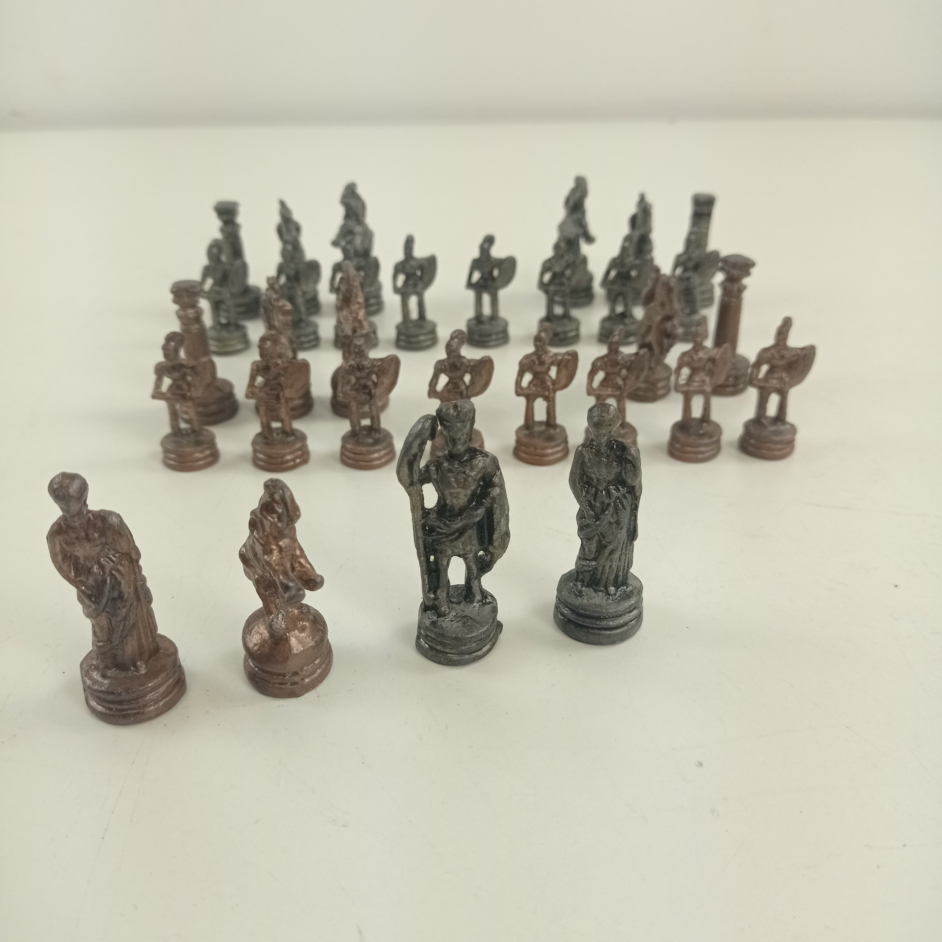 Figurines en plomb de jeu d'échec. Très bon état - Vue 2 - 