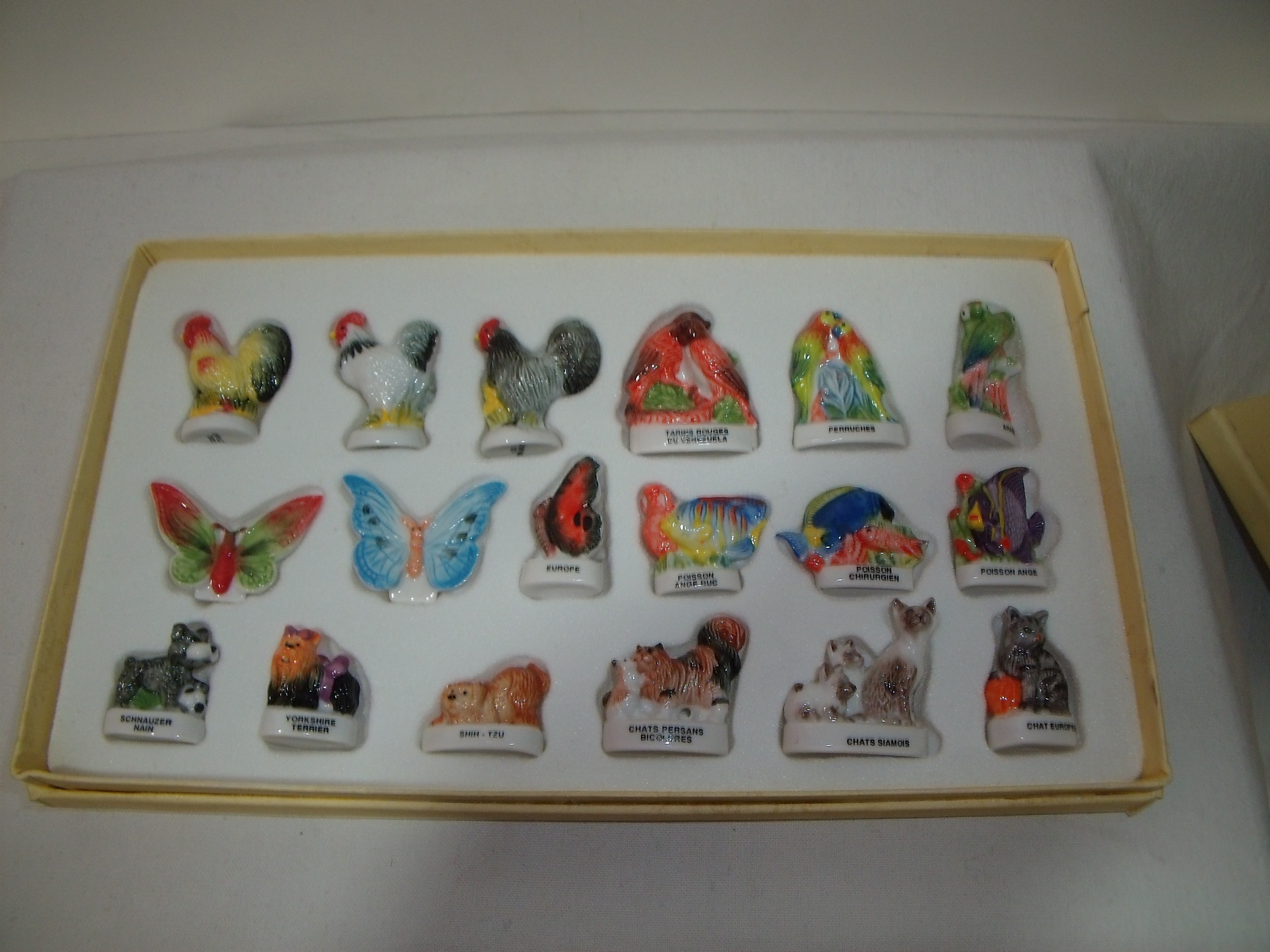 Coffret -Fèves de Collection ( 18 Pièces) Peintes à la main - Très bon état - Photo 3