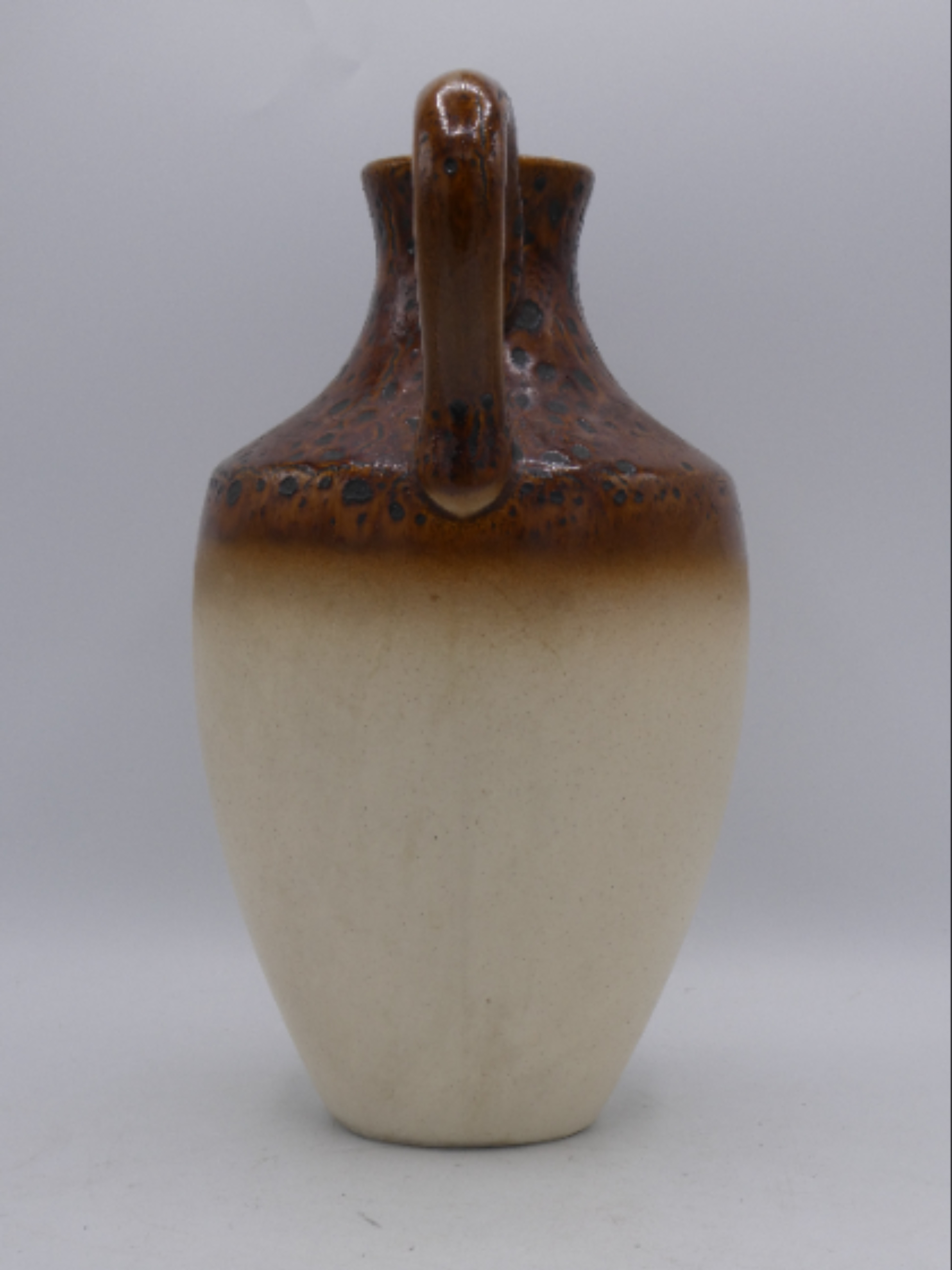 Vase décoratif en céramique – Motif traditionnel 