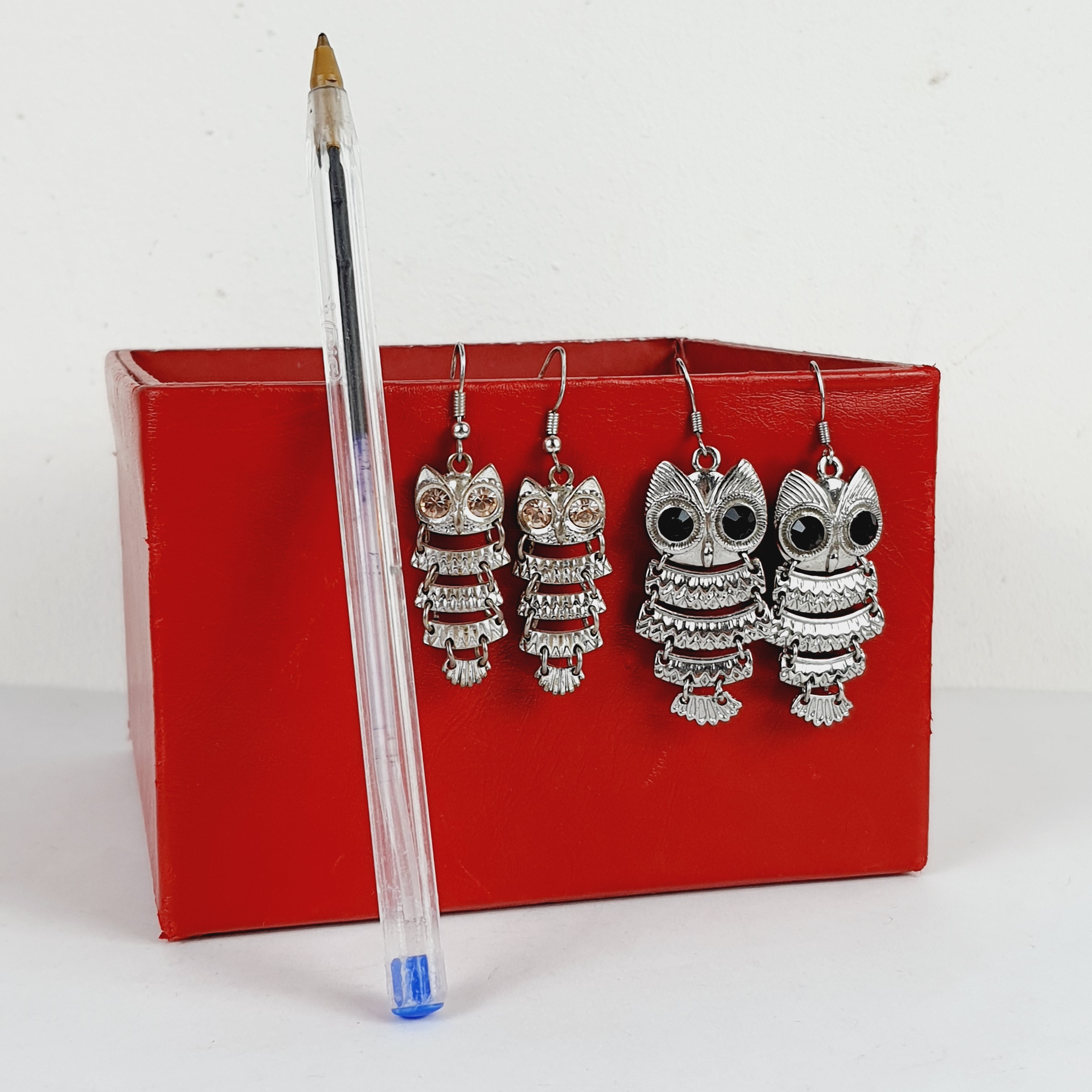 Lot de collier et de paires de boucles d'oreilles hiboux Bon état - Vue 4 - 