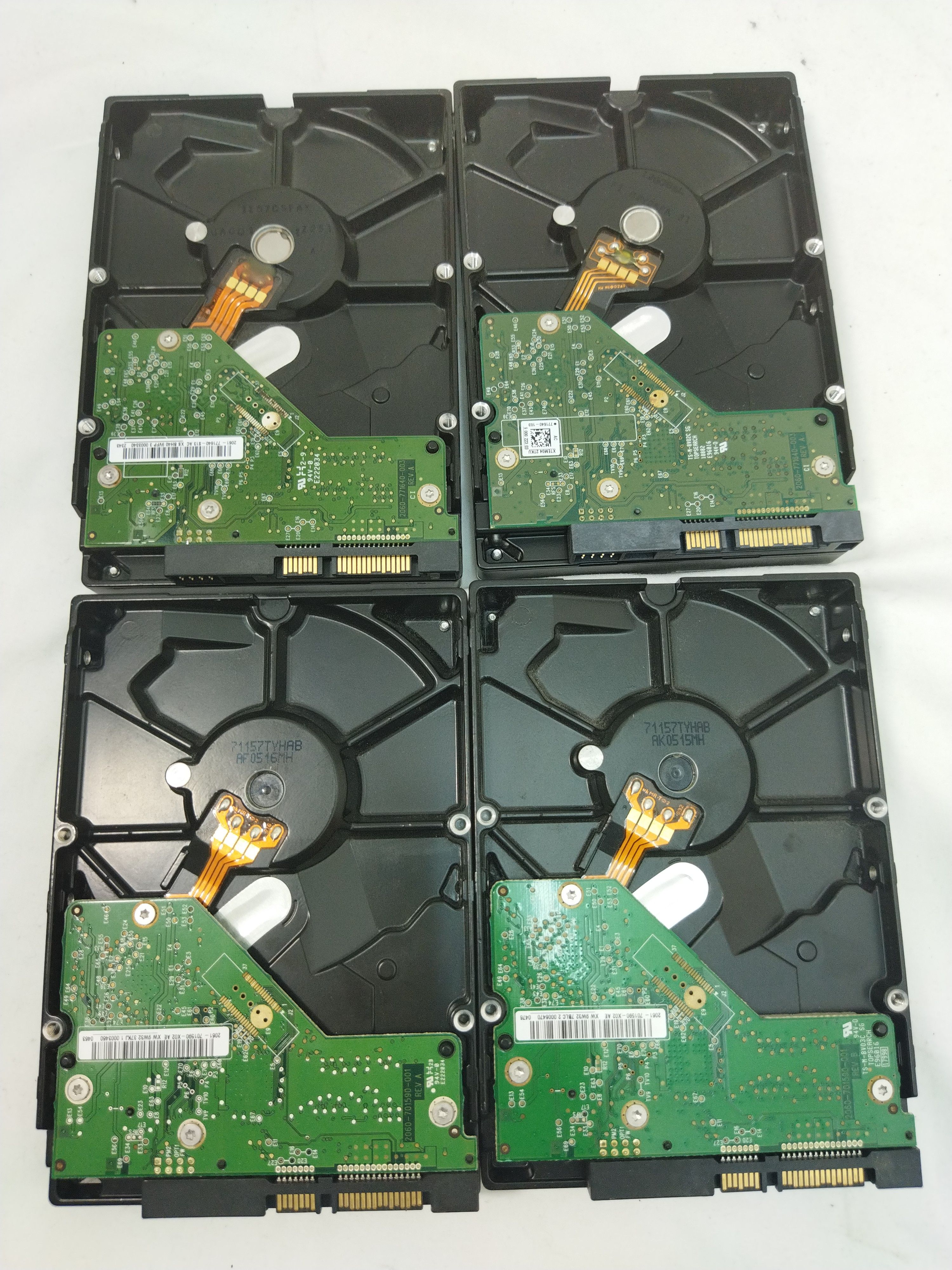 Voir photo 4 de Un lot de 4x disques durs -250 Go HDD en très bon état Un lot de 4x disques durs -250 Go HDD en très bon état - Vue 4 -