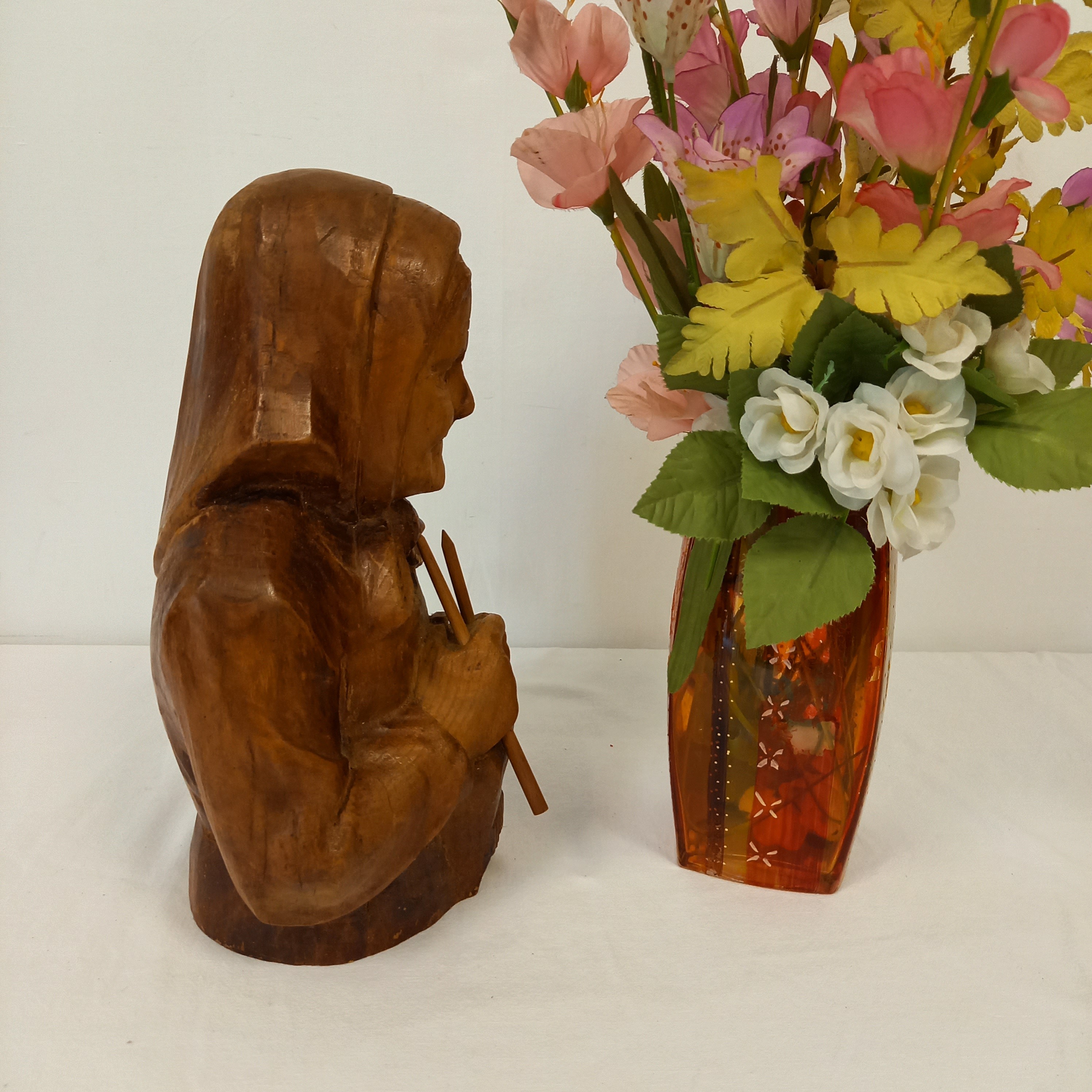 Sculpture de femme âgée en bois signé JC LARDEUX  - Photo 8