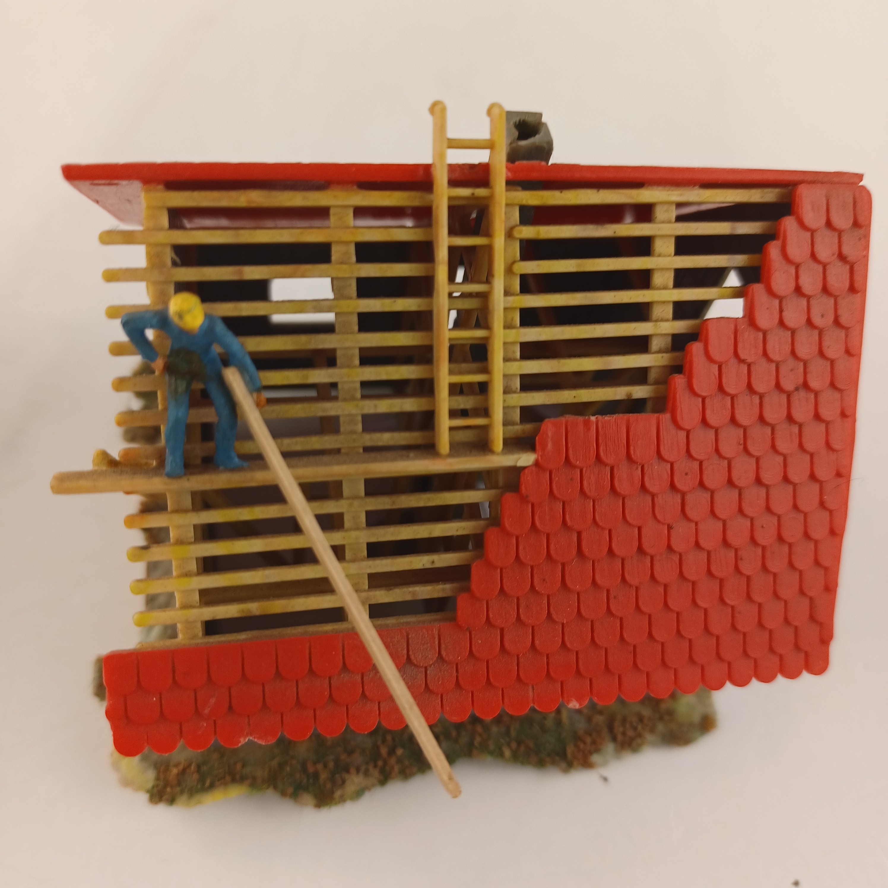 Maquette de modélisme d'une maison en construction de 8x8x6 cm Très bon état - Vue 7 - 