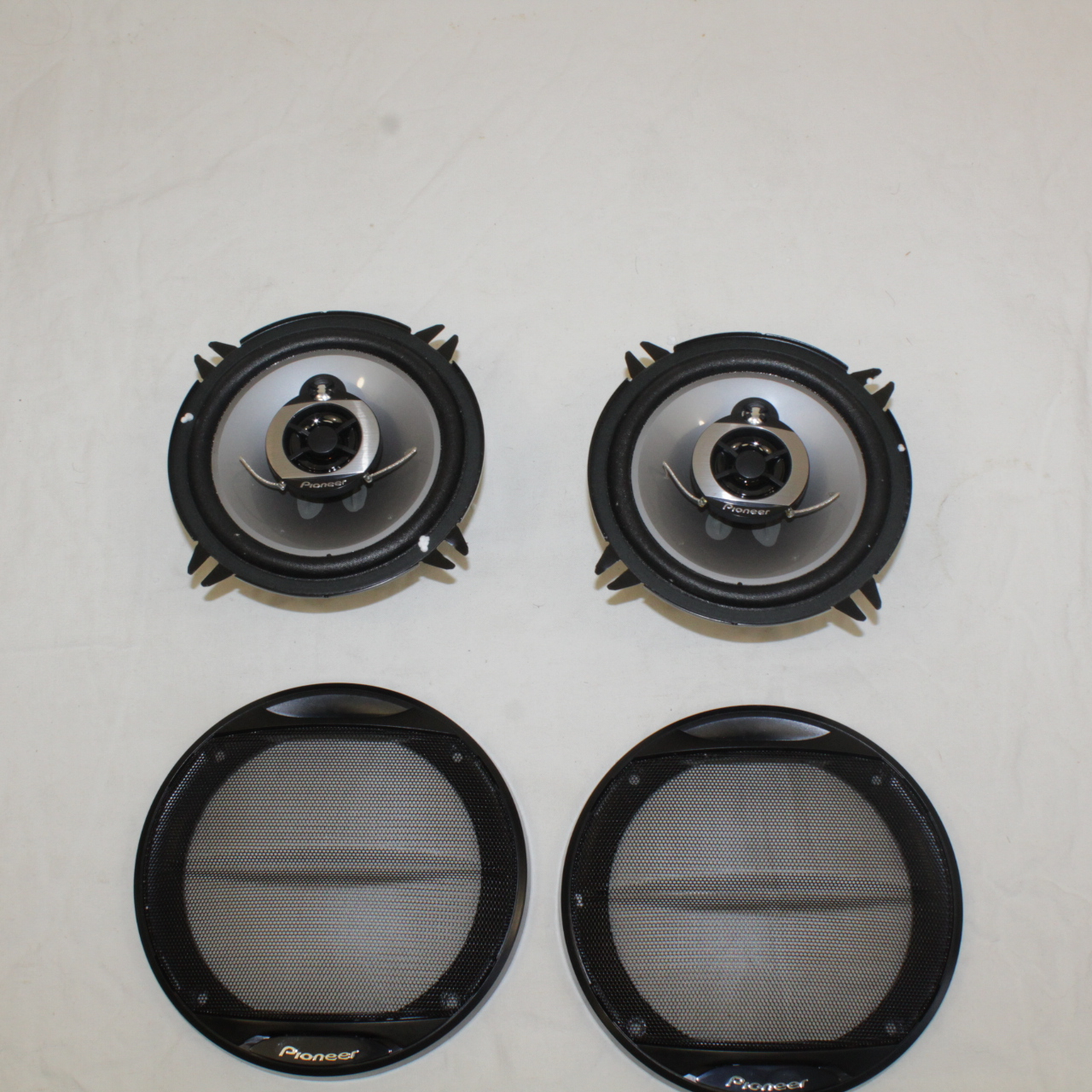 Voir photo 2 de 2 Haut-parleurs Pioneer 140W 2 Haut-parleurs Pioneer 140W - Vue 2 -