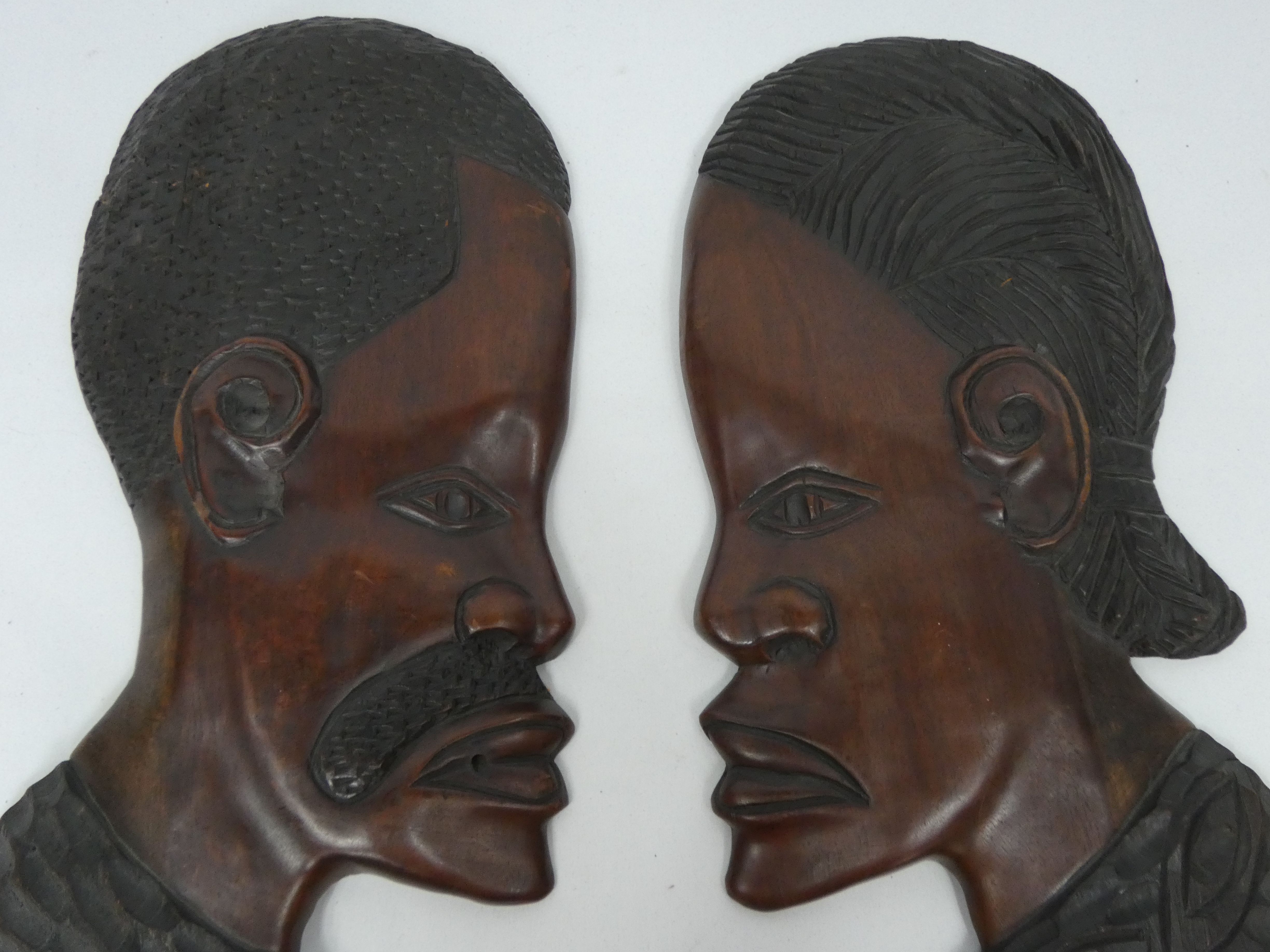 Paire de profiles en bois exotique africain - Photo 0