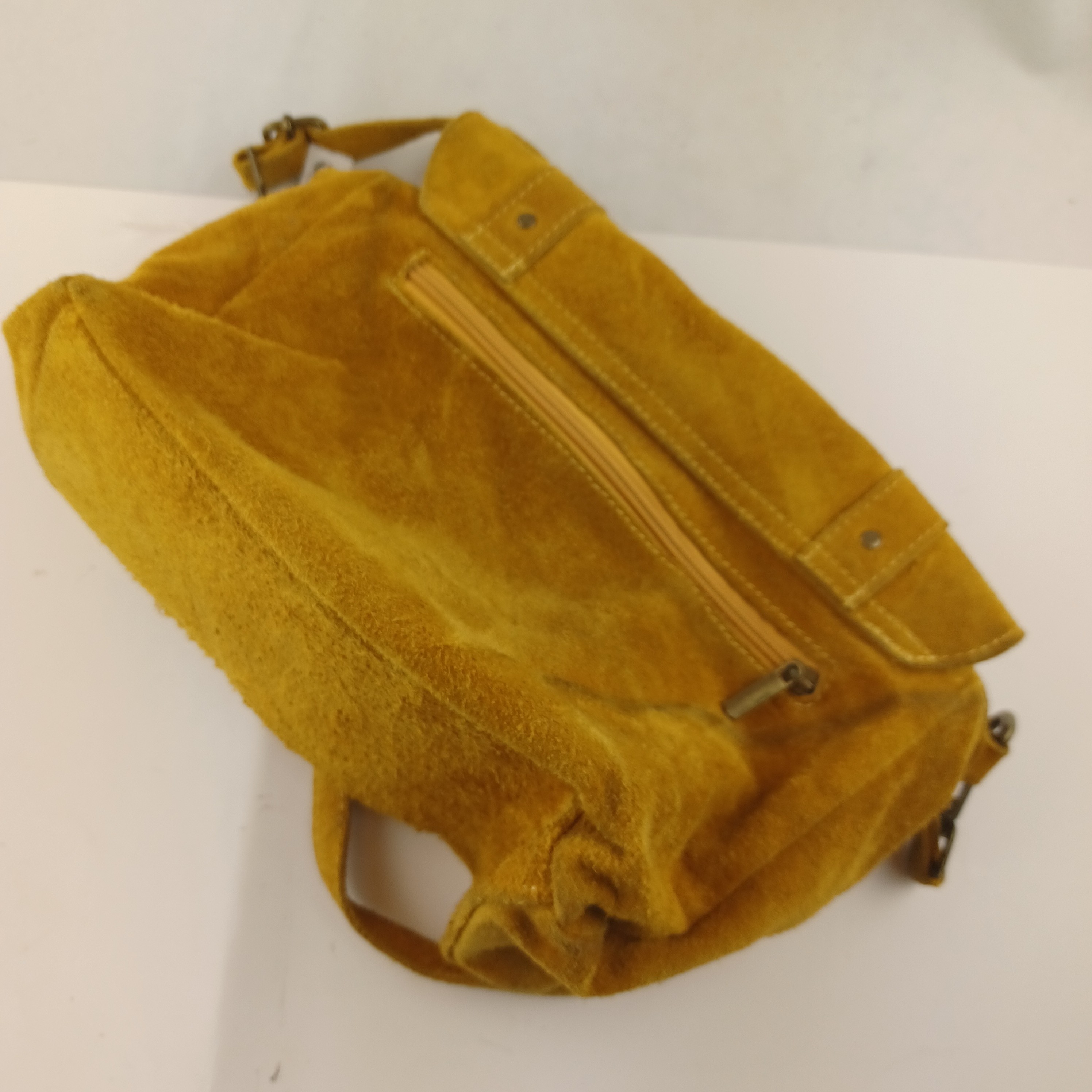 Sac à bandoulières véritable cuir Made in Italy finition style daim jaune - Photo 1