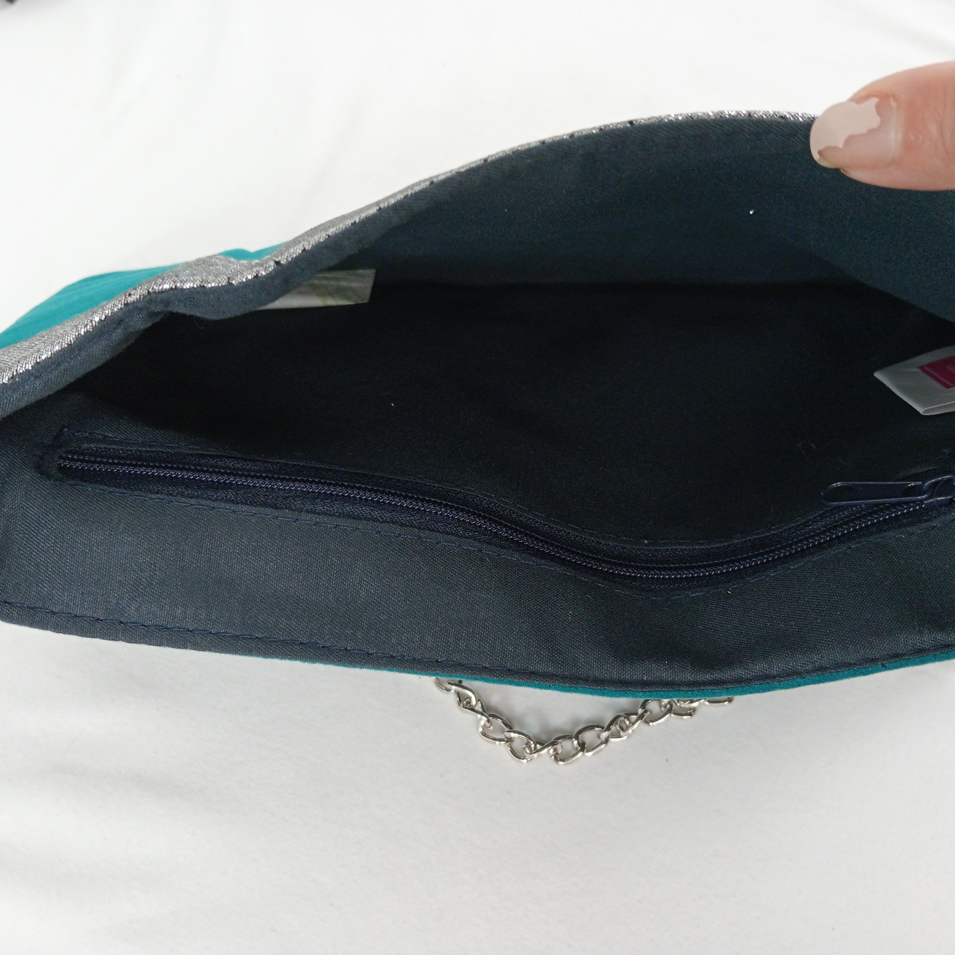 Pochette femme de la marque 1987 by Abaco de couleurs noir, argenté et vert émeraude lanière métal argenté - Très bon état - Photo 8