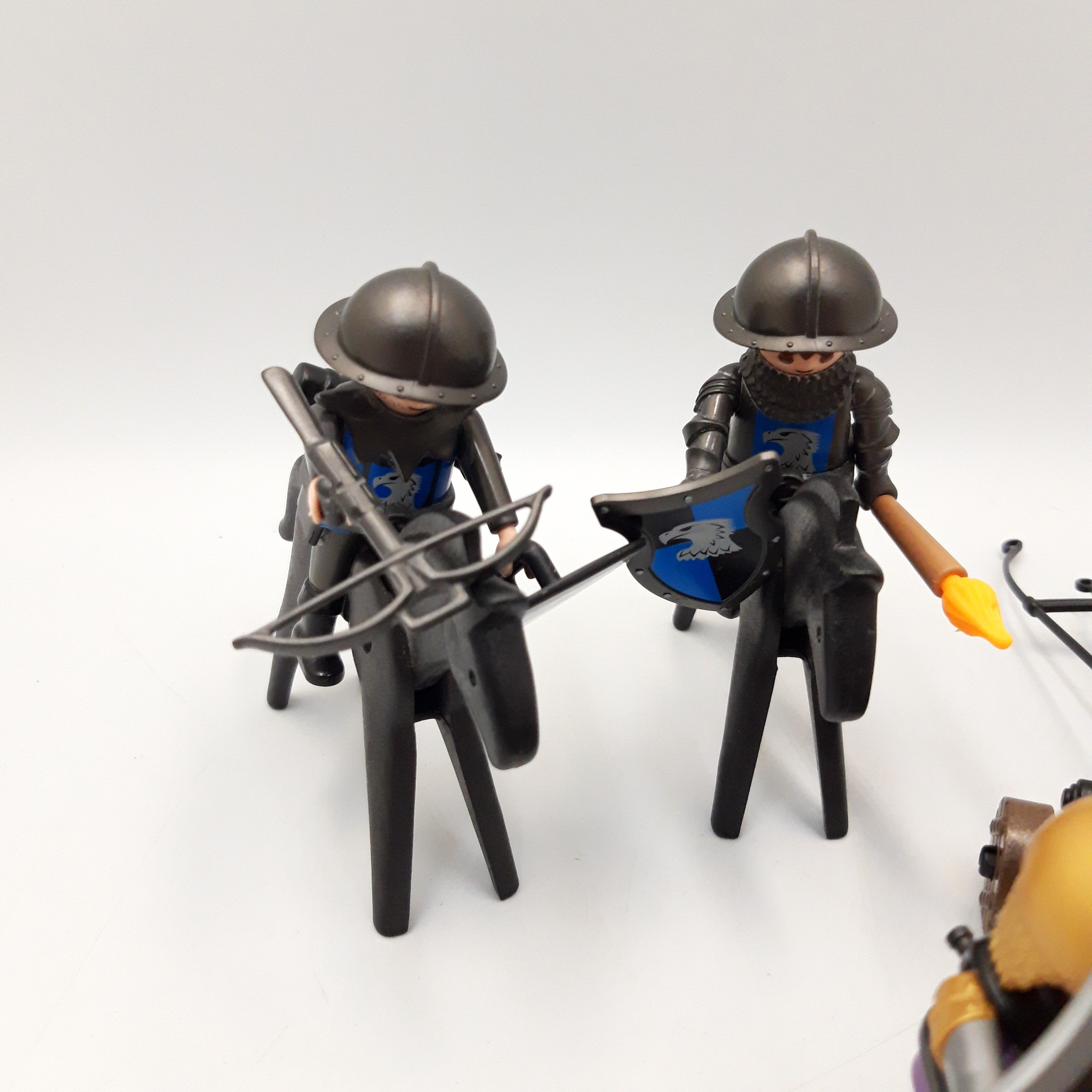 Voir photo 4 de Playmobil 'Duel de chevaliers' + accessoires Playmobil 'Duel de chevaliers' + accessoires Bon état - Vue 4 -