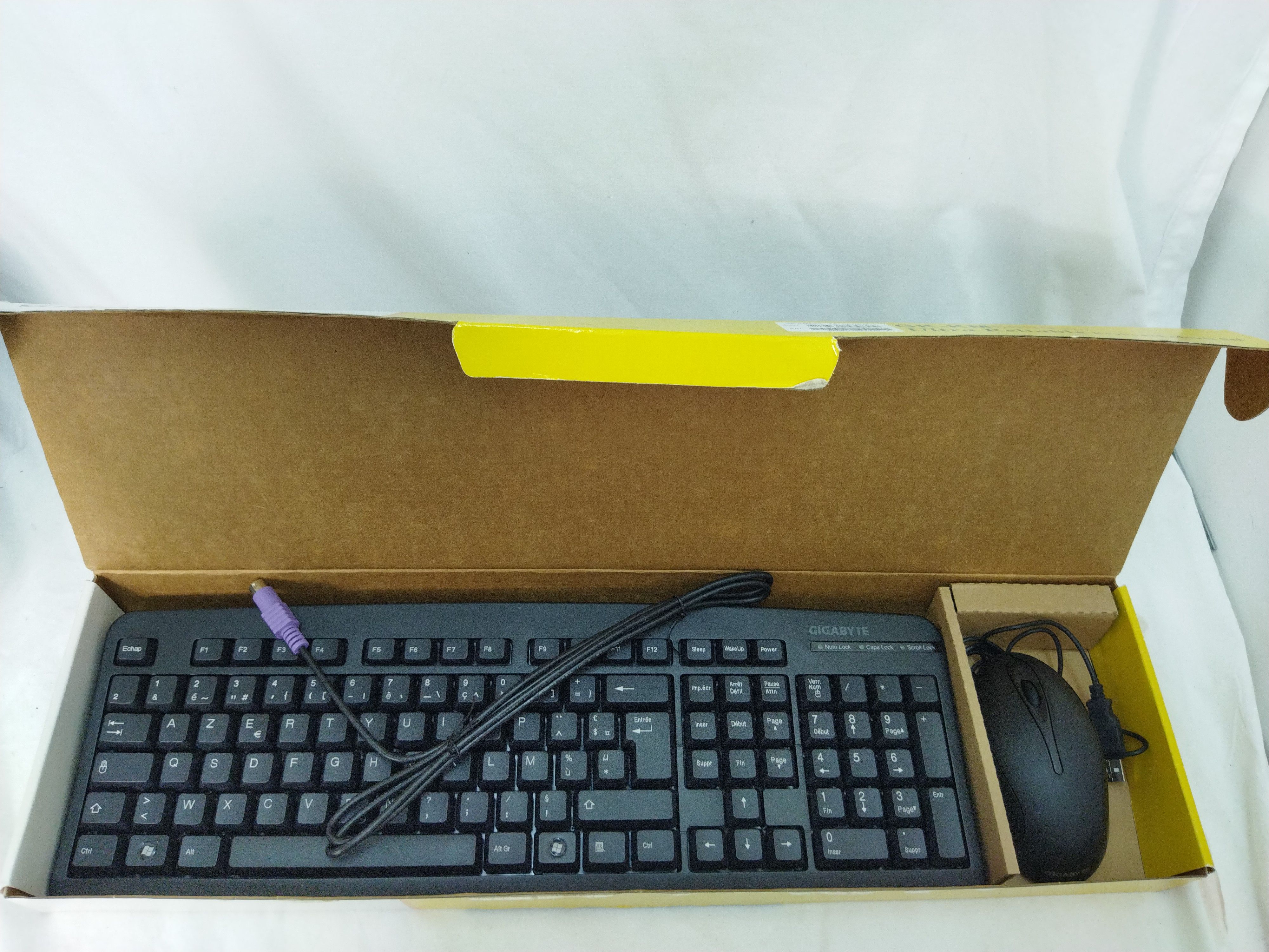 Clavier Gigabyte GK-KM 5000 V3.0 Ultra Reliable, jamais servi, dans son emballage d'origine Comme neuf - Vue 3 - 