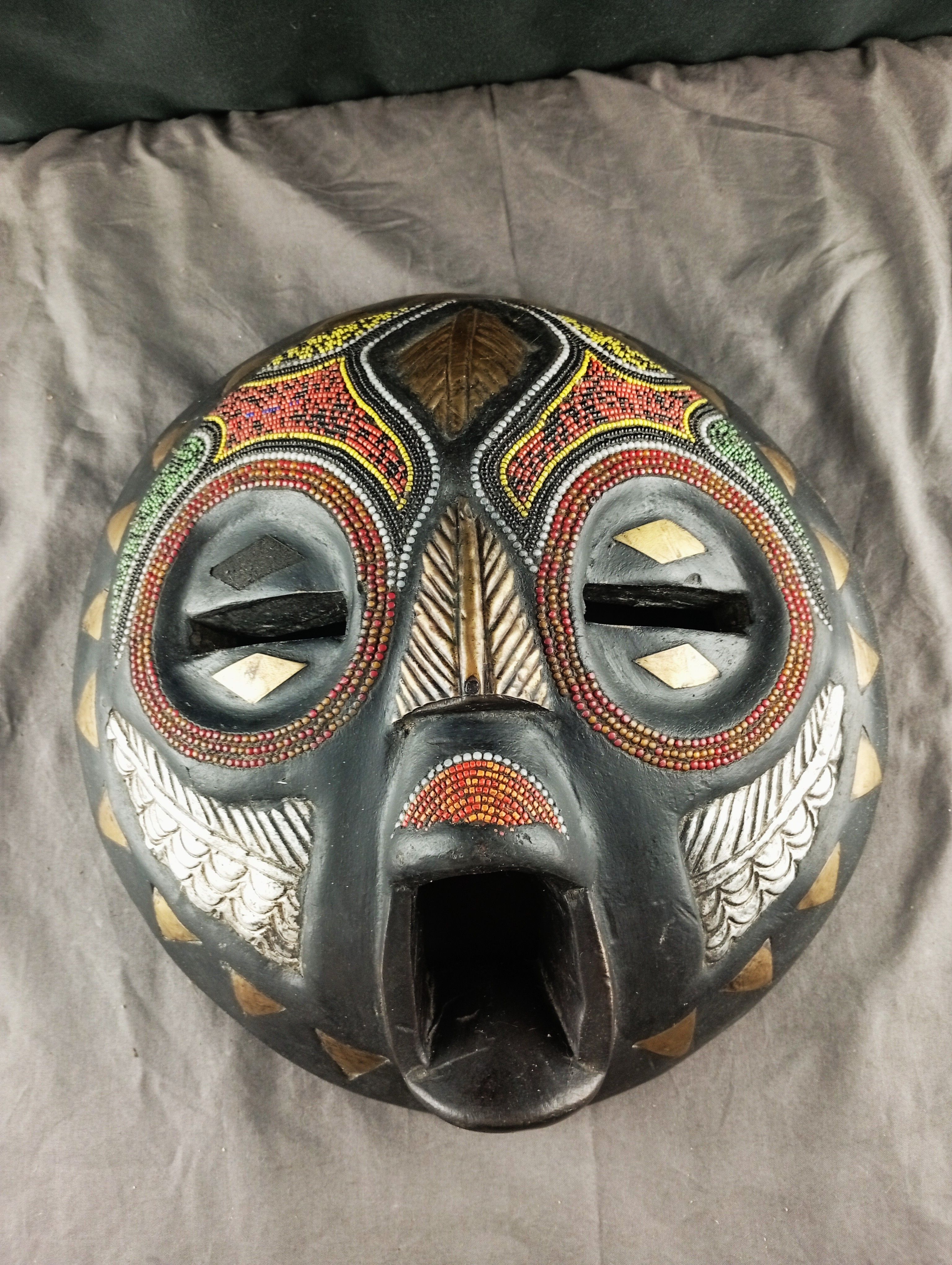 Paire de masques tribaux Africains décoratifs avec perles incrustées- Diamètre 30cm - Photo 3