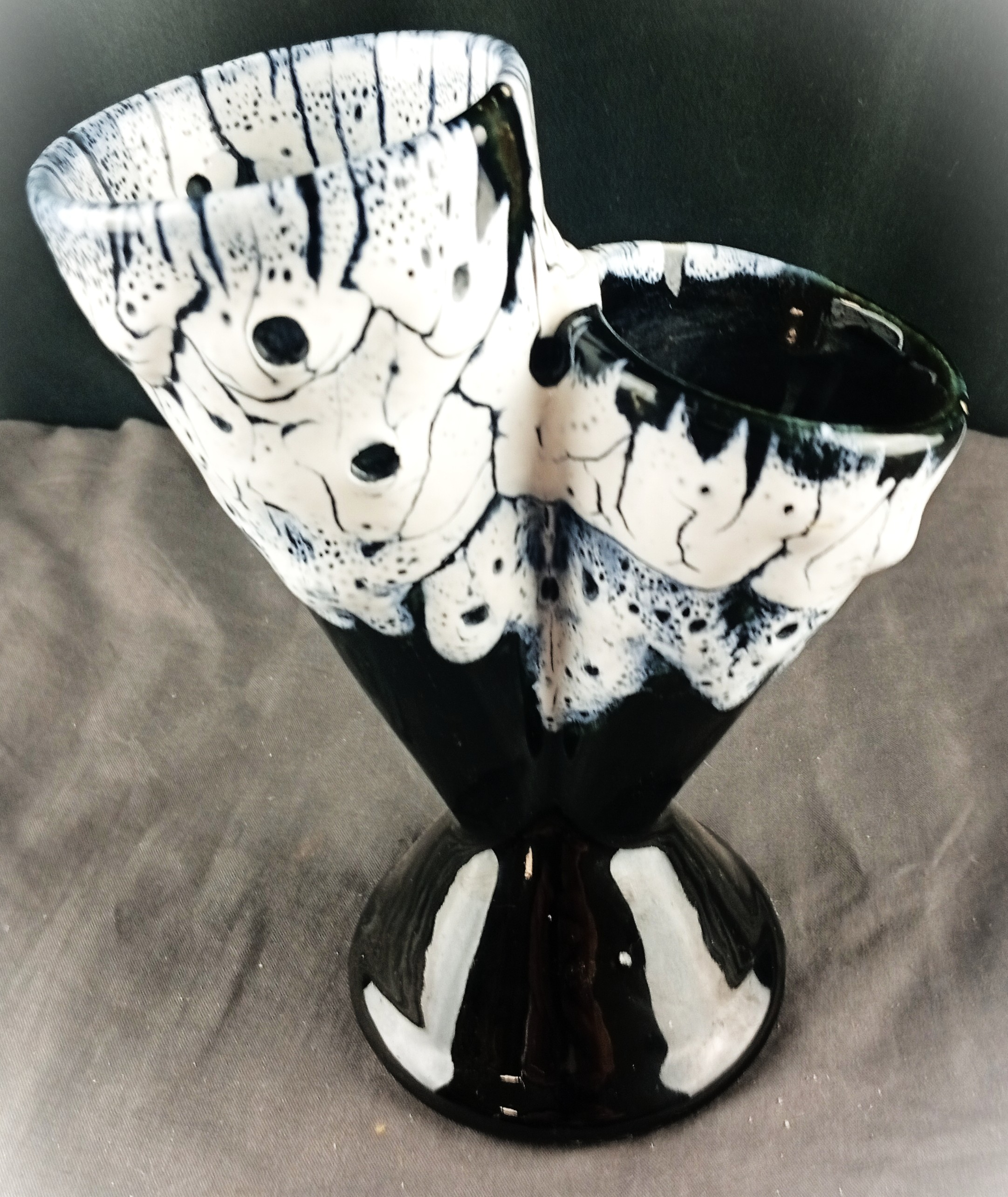 Vase/ Objet décoratif en grès flamme vintage- Design unique noir et blanc craquelé-