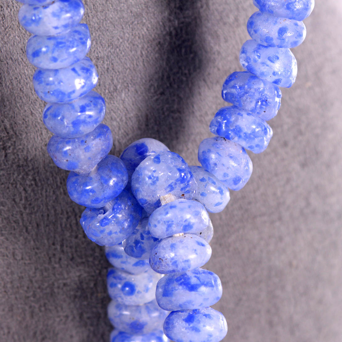 Collier + bracelet en pâte de verre granité bleu Bon état - Vue 4 - 