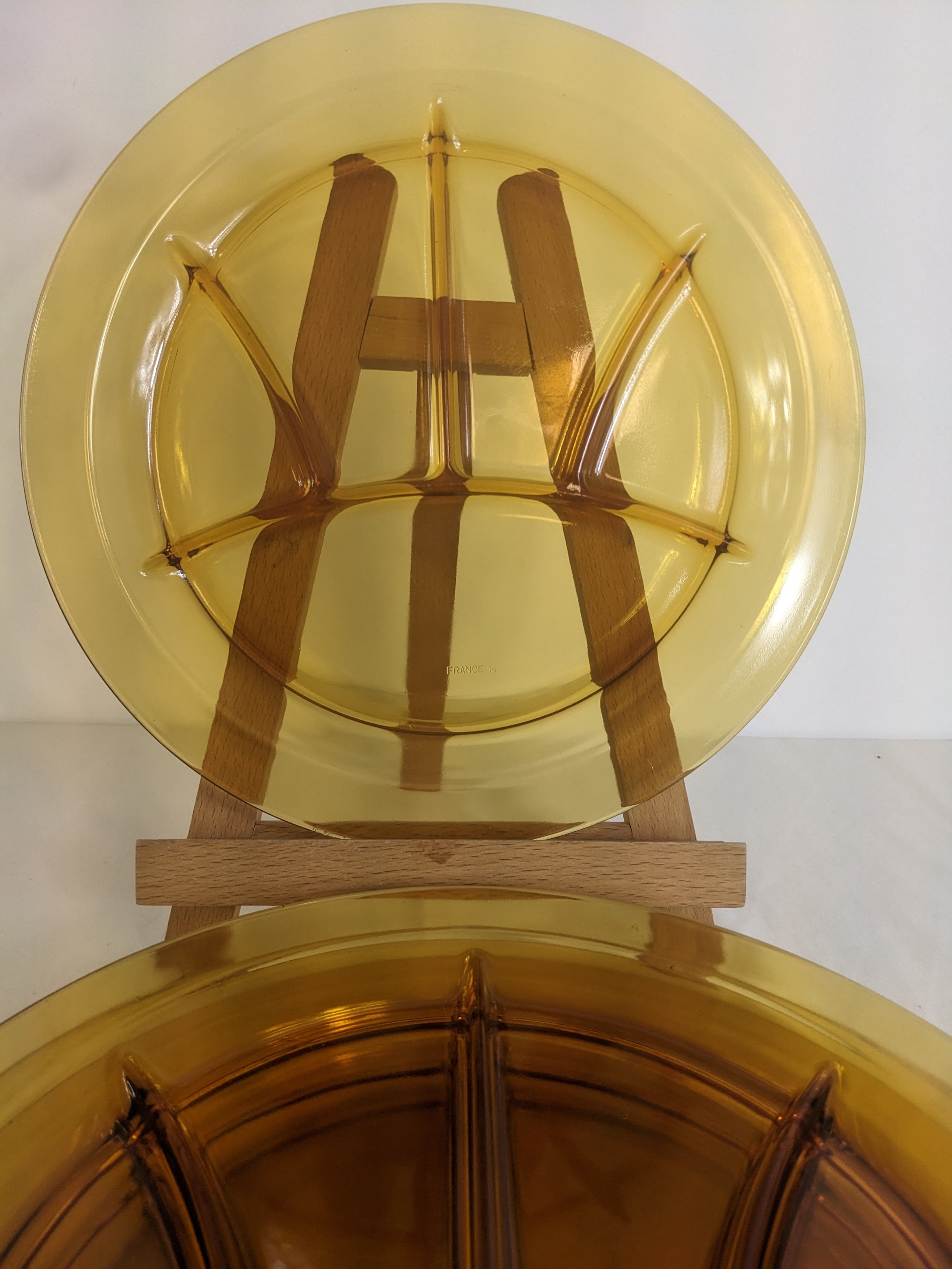 Assiettes à fondue verre ambrées des années 70 Comme neuf - Vue 2 - 