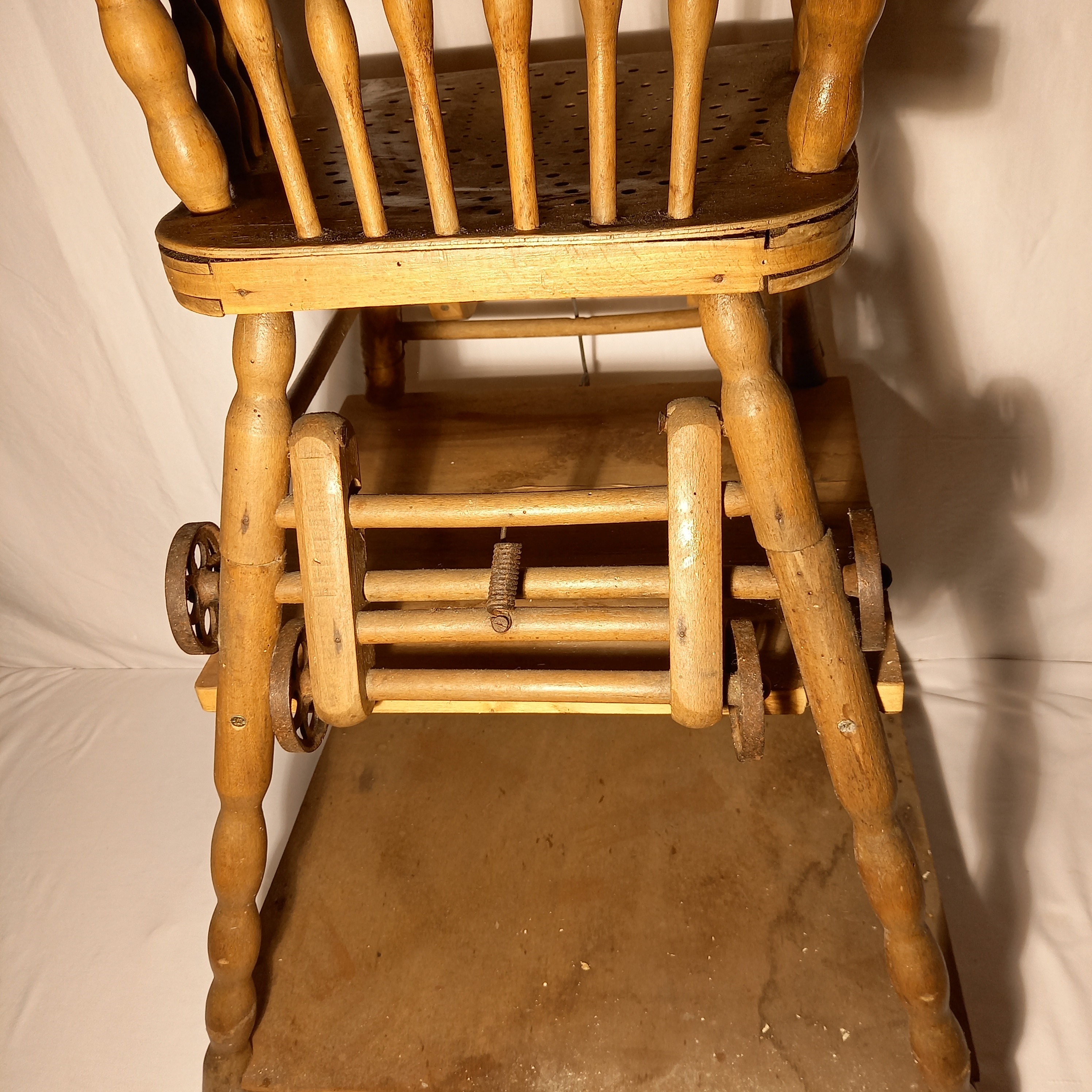 Chaise haute bébé transformable de 1900-1930 en bois - Bon état - Photo 14