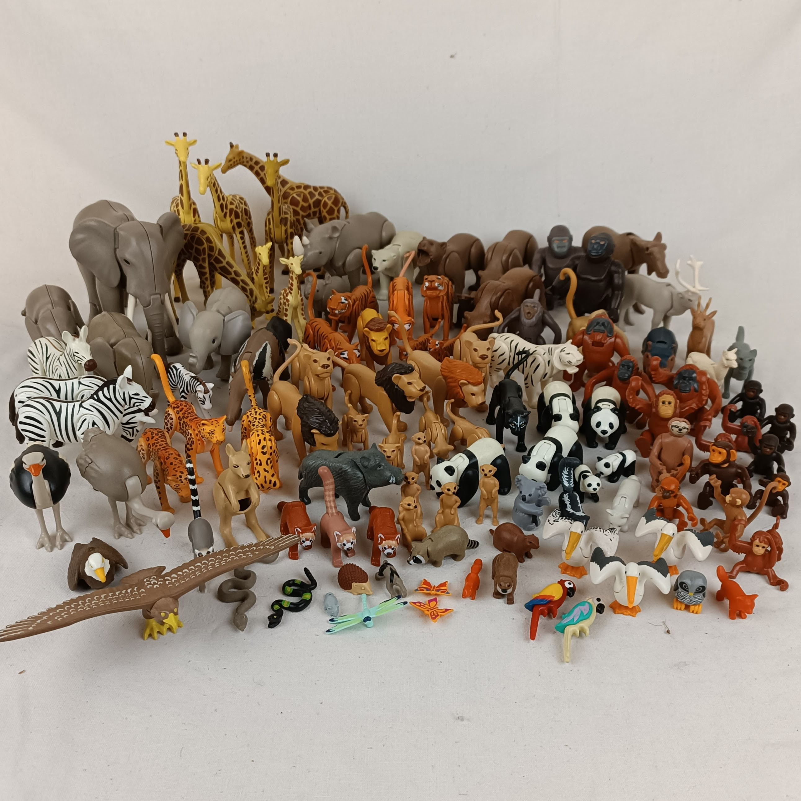 Ensemble Playmobil Zoo, Parc animalier et autres extensions : 175 animaux, 24 personnages Bon état - Vue 4 - 