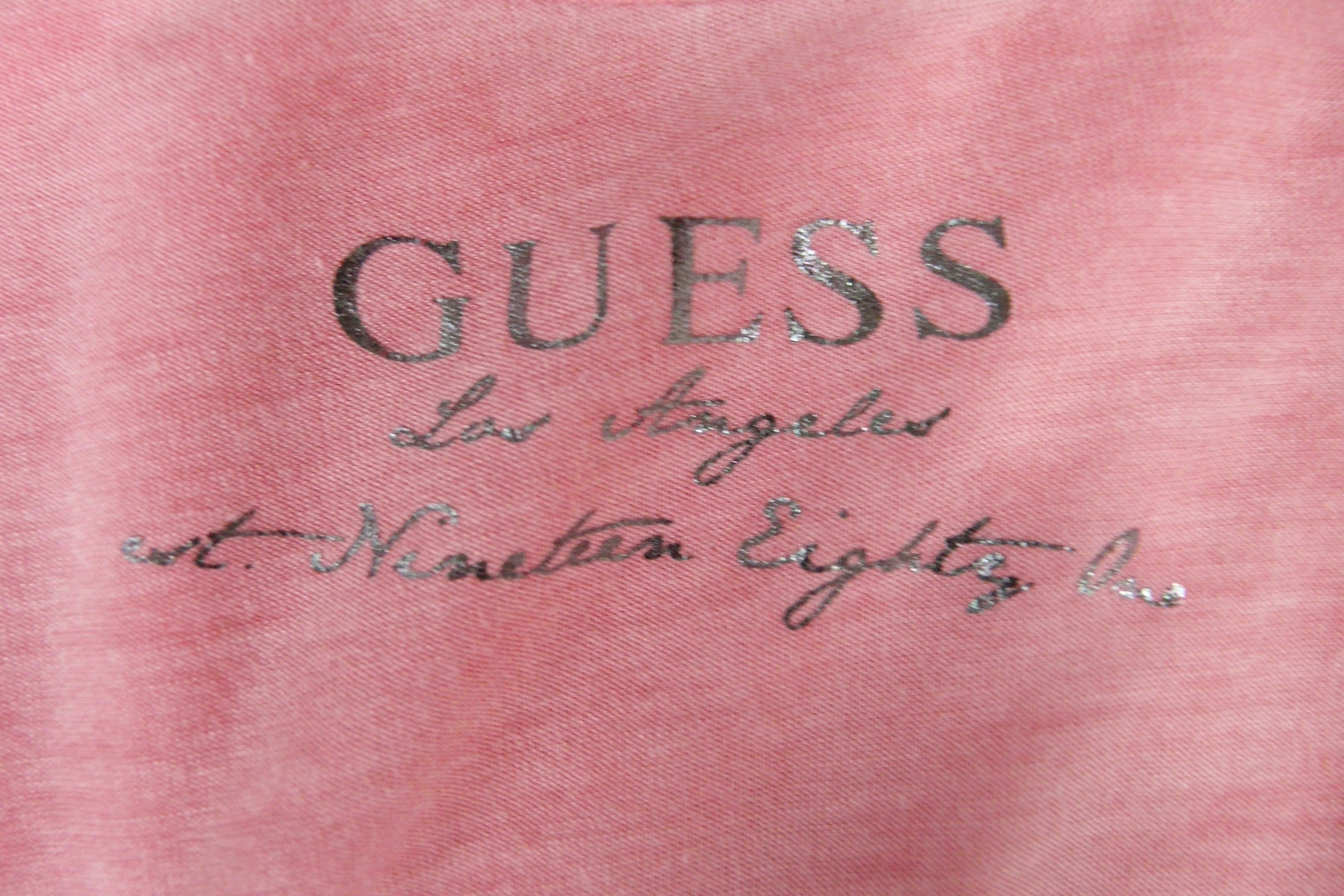 HF280 - T-shirt long - Guess Los Angeles - Taille 38 Très bon état - Vue 7 - 