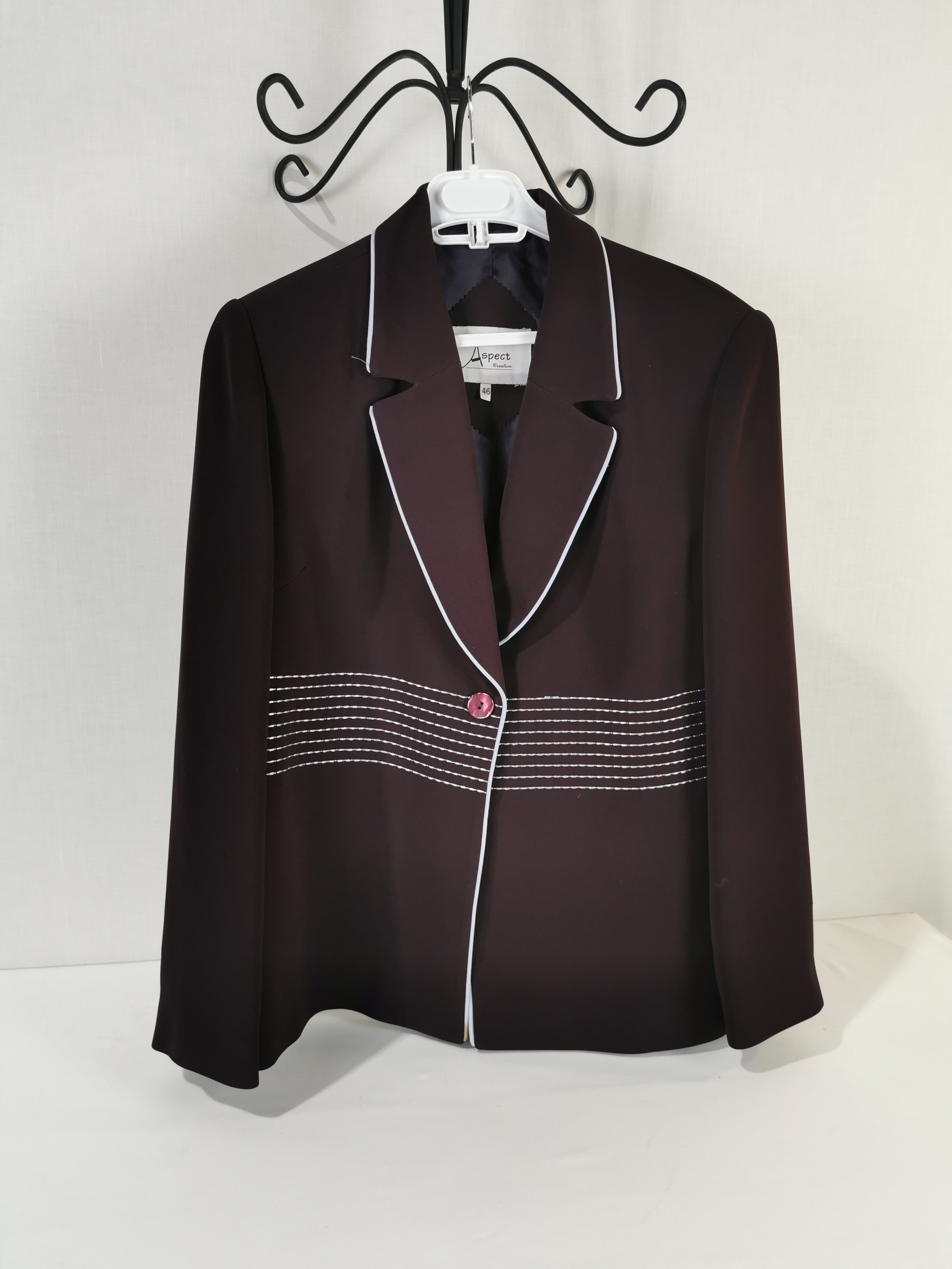 Voir photo 2 de Veste femme légère violette - Aspect Création - taille 46 Veste femme légère violette - Aspect Création - taille 46 Très bon état - Vue 2 -