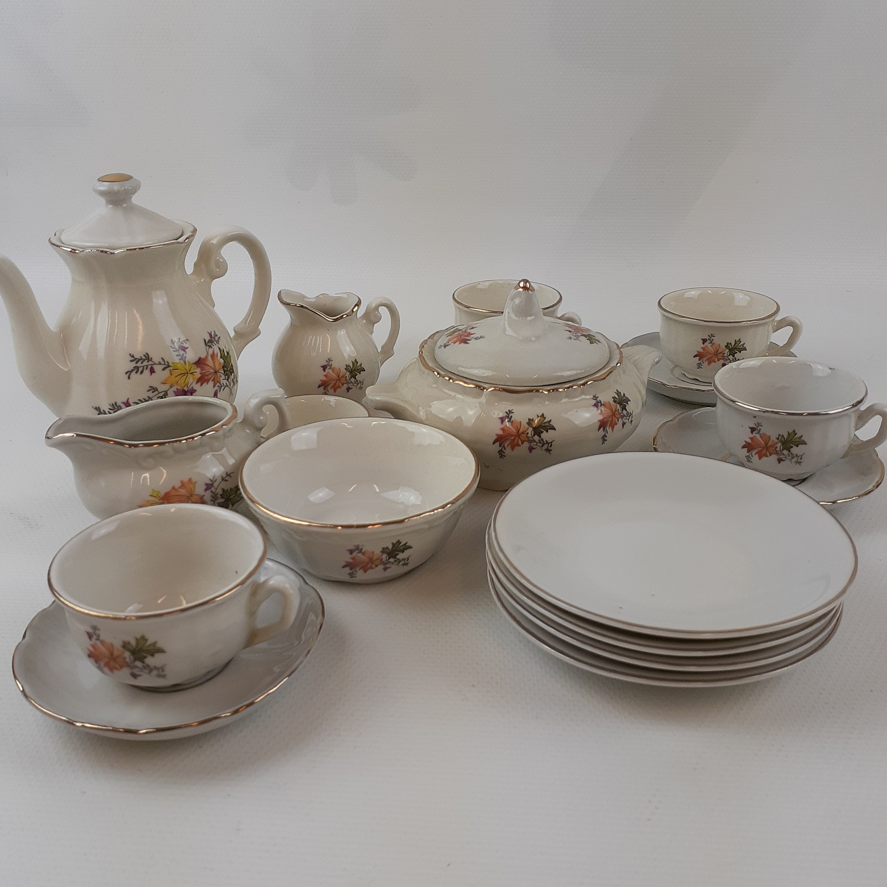 Voir photo 2 de Dinette en porcelaine KAHLA Dinette en porcelaine KAHLA Comme neuf - Vue 2 -