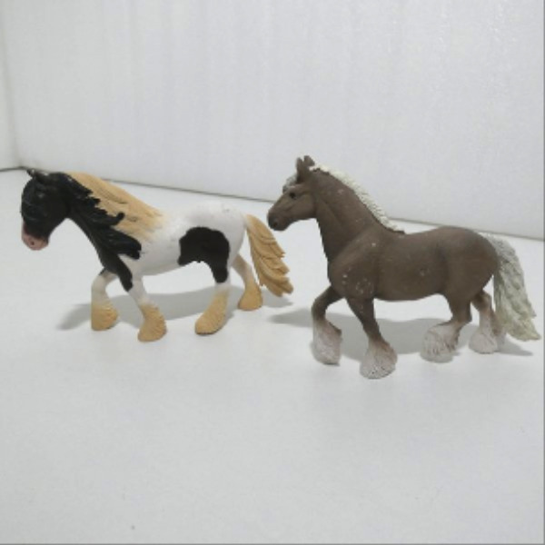 Lot de 4 chevaux de trait Schleich Bon état - Vue 3 - 