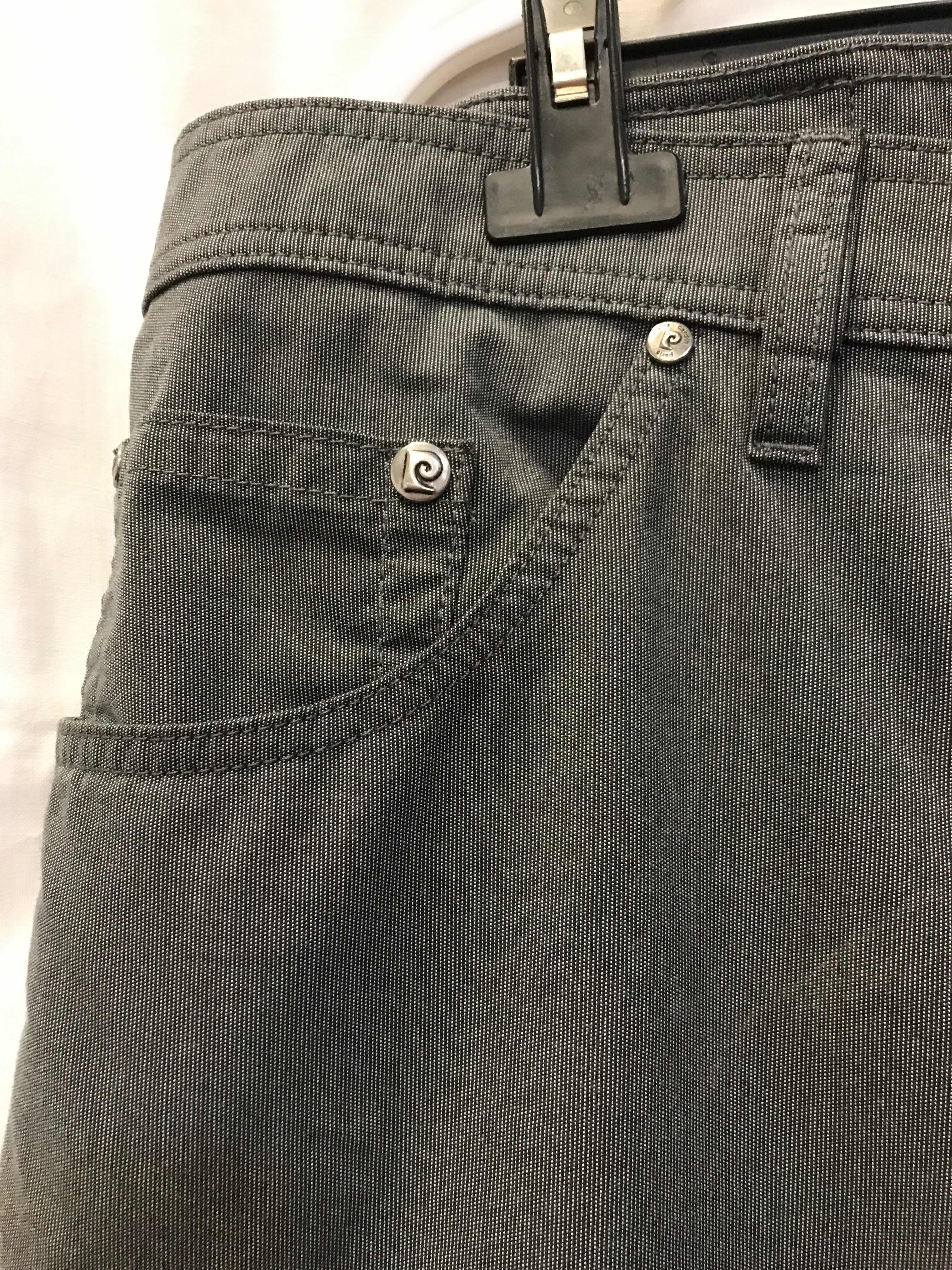 Voir photo 3 de Pantalon été gris coupe jeans « Pierre Cardin » T52L Pantalon été gris coupe jeans « Pierre Cardin » T52L Très bon état - Vue 3 -