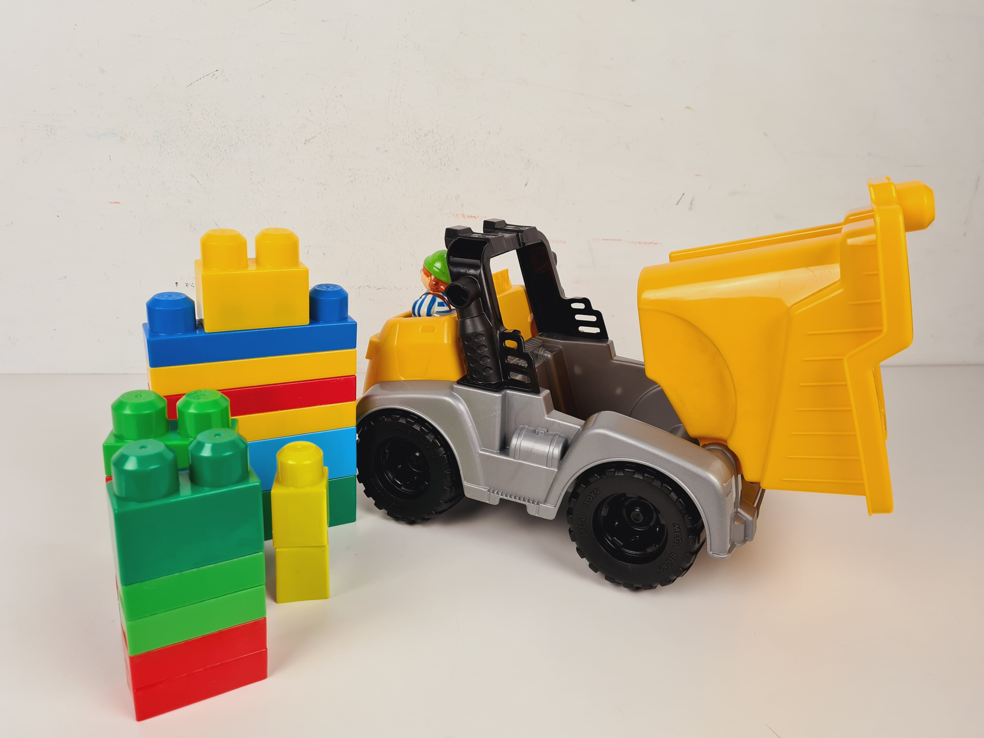Voir photo 4 de Jeu de construction - Camion benne - Mega Bloks - 12 mois + Jeu de construction - Camion benne - Mega Bloks - 12 mois + Bon état - Vue 4 -