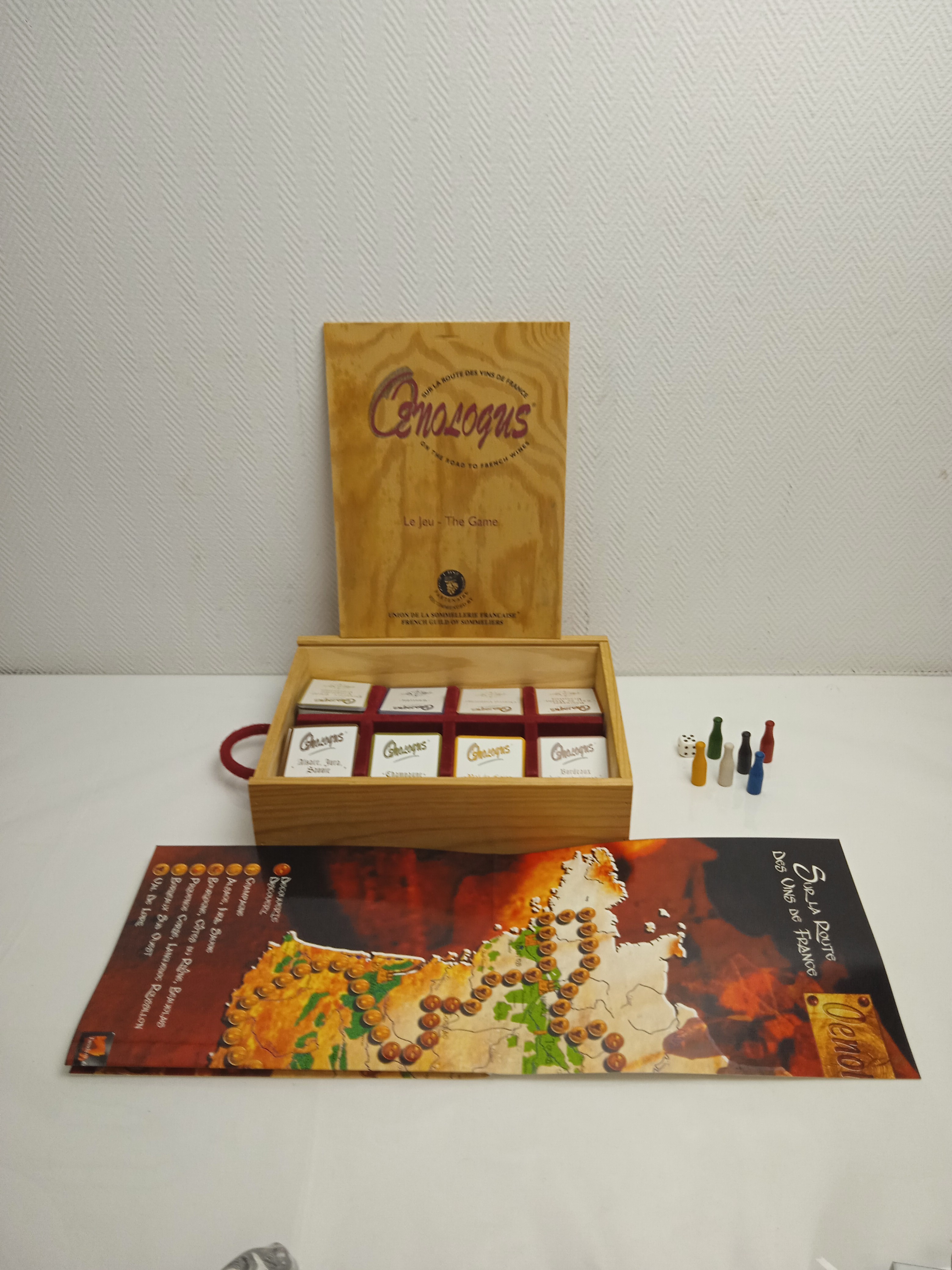 Voir photo 7 de Jeu de société Oenologus sur la route des vin Sommeliers de France Jeu de société Oenologus sur la route des vin Sommeliers de France État correct - Vue 7 -