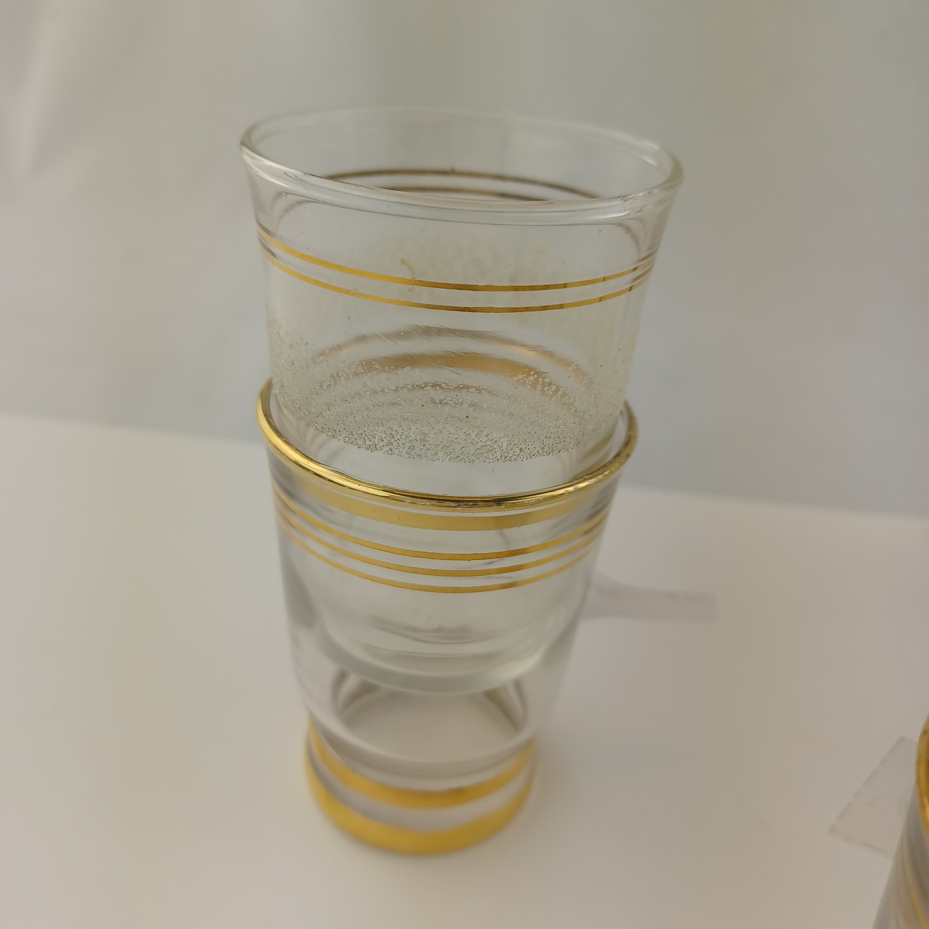 Voir photo 10 de Service à liqueur comprenant une carafe de 65cl avec bouchon, 8 verres à liqueurs et deux verres à thé avec leur cuillère Service à liqueur comprenant une carafe de 65cl avec bouchon, 8 verres à liqueurs et deux verres à thé avec leur cuillère Très bon état - Vue 10 -