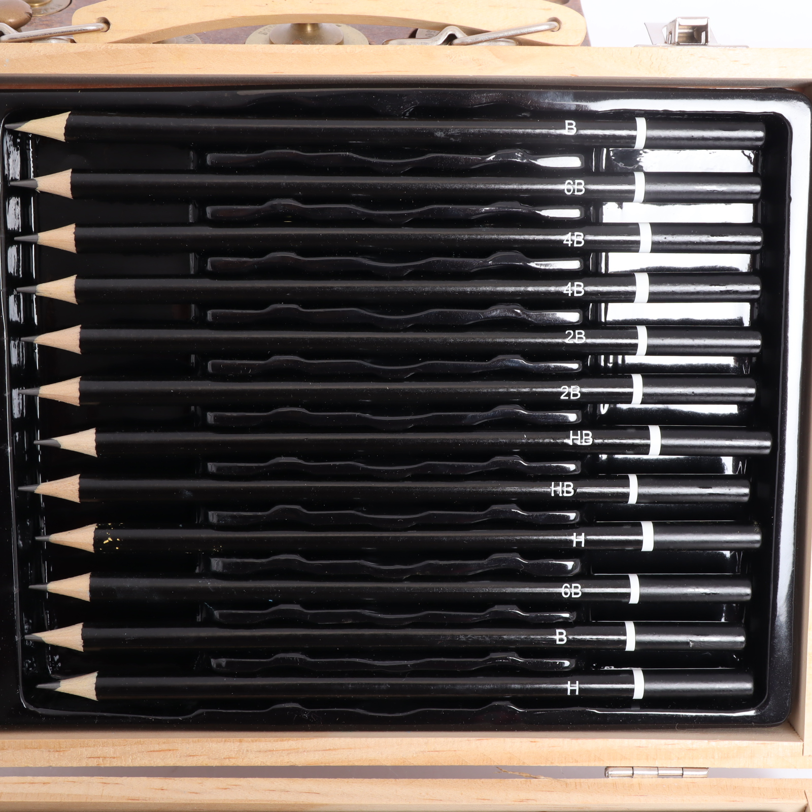 Kit de dessin avec sa malette en bois Bon état - Vue 5 - 