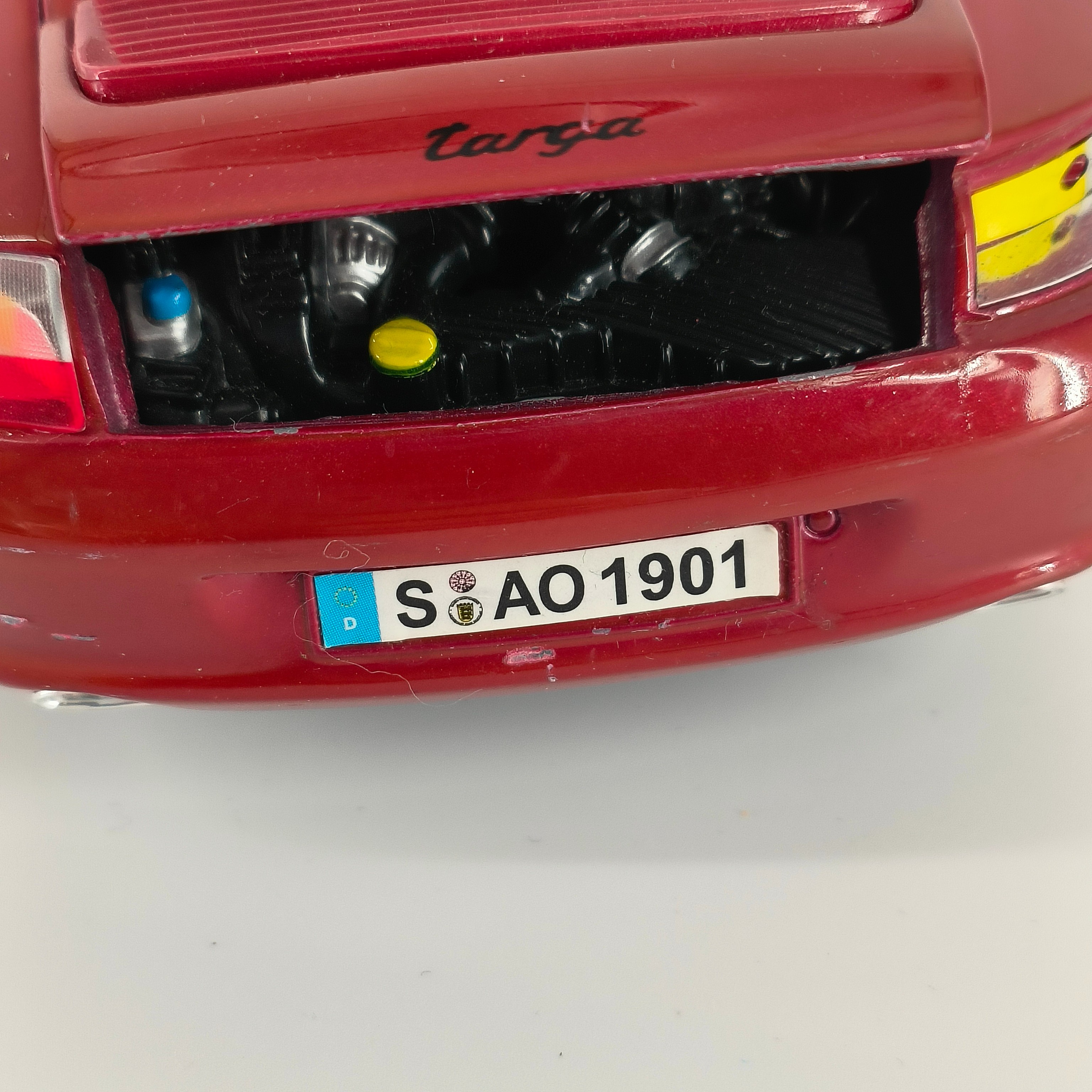 Voir photo 7 de Porsche 911-Targa -1/18-Maisto Porsche 911-Targa -1/18-Maisto Bon état - Vue 7 -
