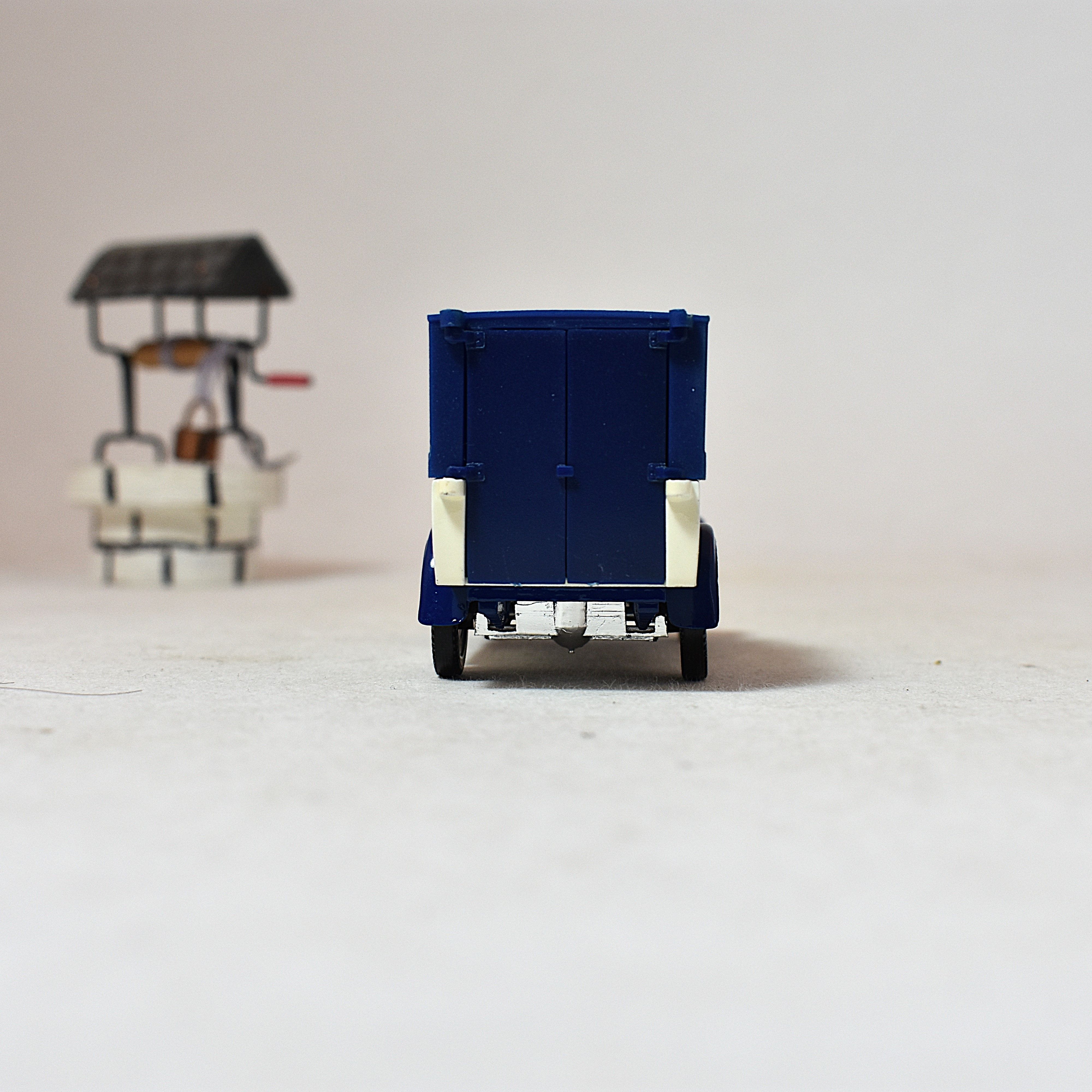 Voir photo 2 de CITROEN C4F 1930 SOLIDO 1/43 MADE IN FRANCE 09-81 CITROEN C4F 1930 SOLIDO 1/43 MADE IN FRANCE 09-81 - Vue 2 -