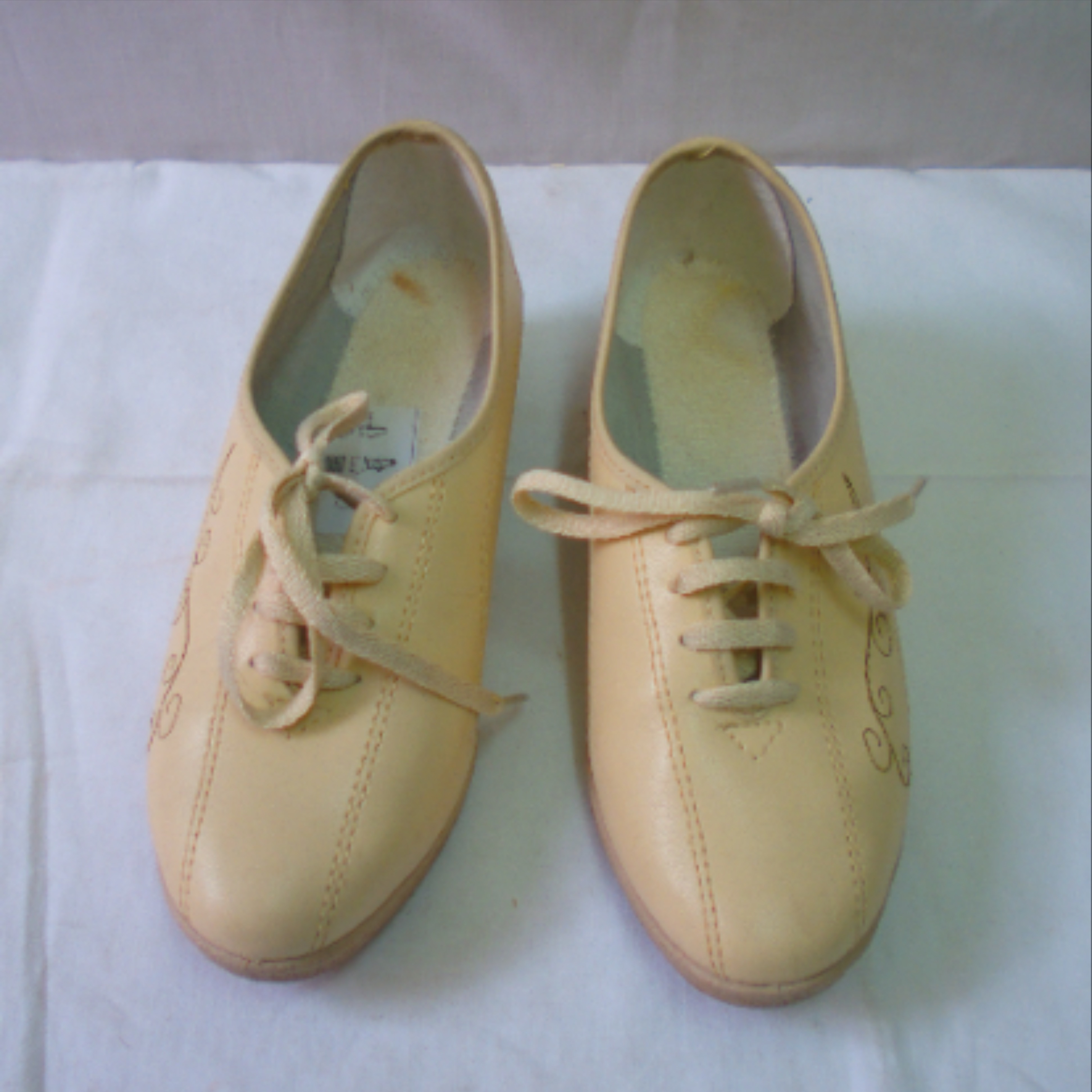 Chaussures Vintage, beige à motif sur le côté, pointure 36 - Photo 2