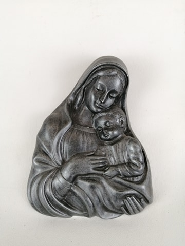 Acheter Statue vierge à l'enfant en plâtre - état correct État correct - 16,00 € Statue vierge à l'enfant en plâtre - état correct État correct - reconditionné disponible sur Label Emmaüs