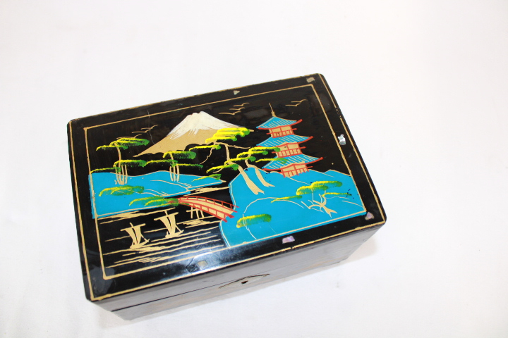Ancien coffret à bijoux musical à remonter, motif chinois et danseuse - Photo 2