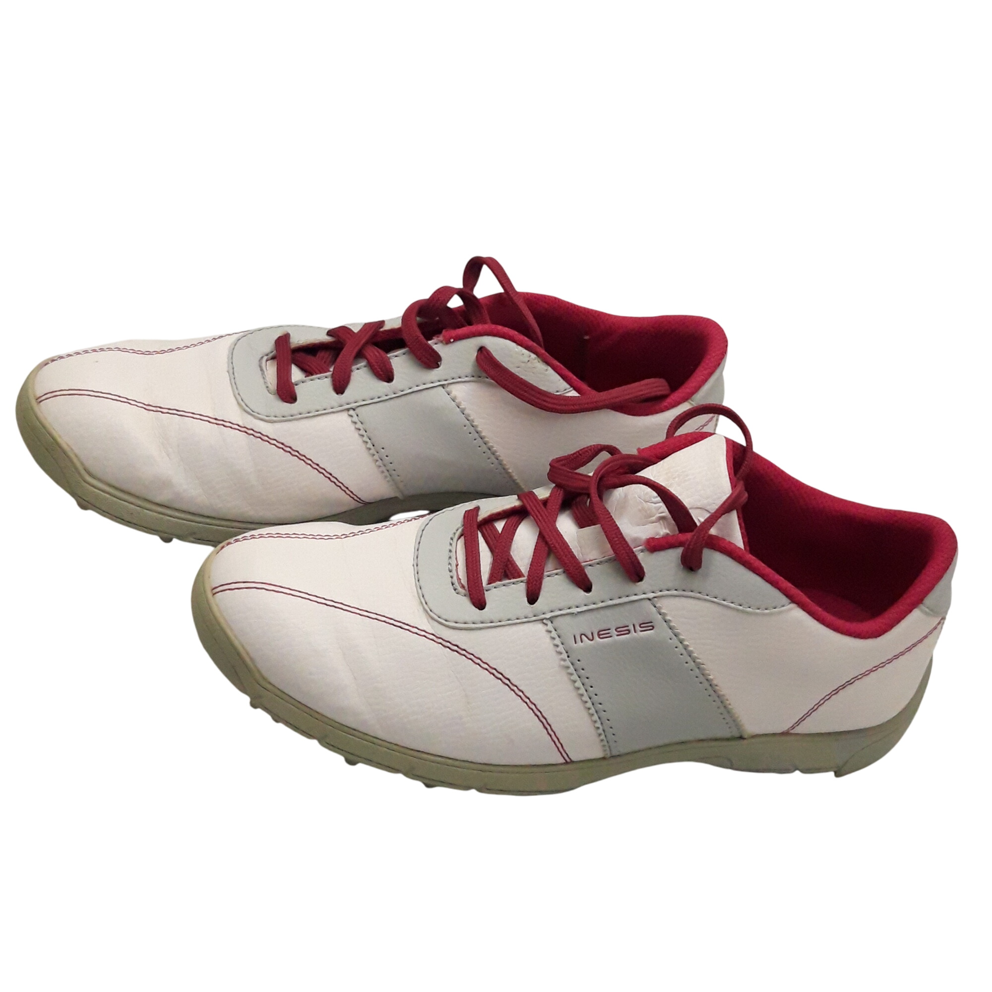 Acheter Chaussures de golf pour femme de la marque 'Inesis' avec sacoche, pointure 40 Bon état - 32,00 € Chaussures de golf pour femme de la marque 'Inesis' avec sacoche, pointure 40 Bon état - reconditionné disponible sur Label Emmaüs