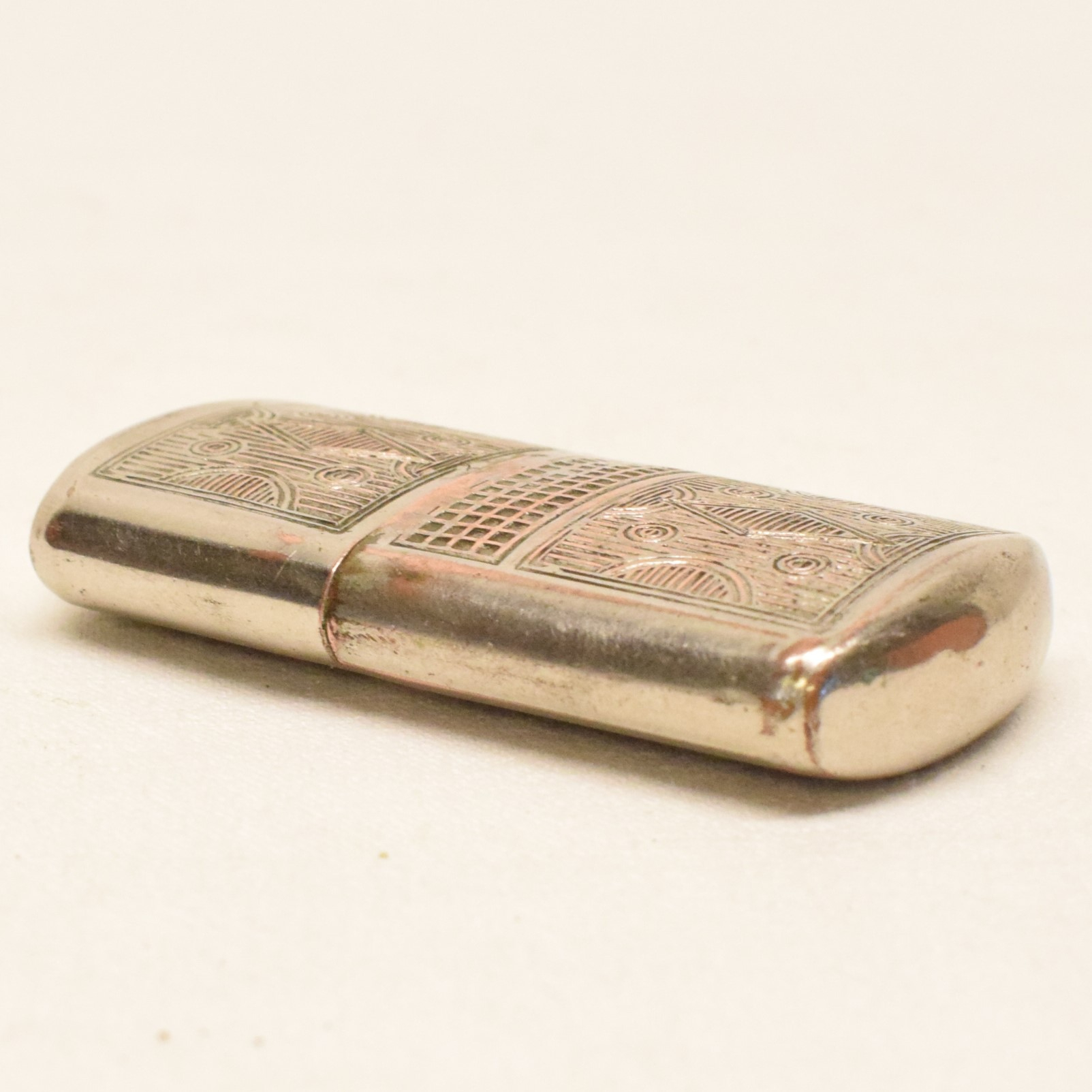 Ancien briquet à essence à mèche et roulette d'amorçage - État correct - Photo 2