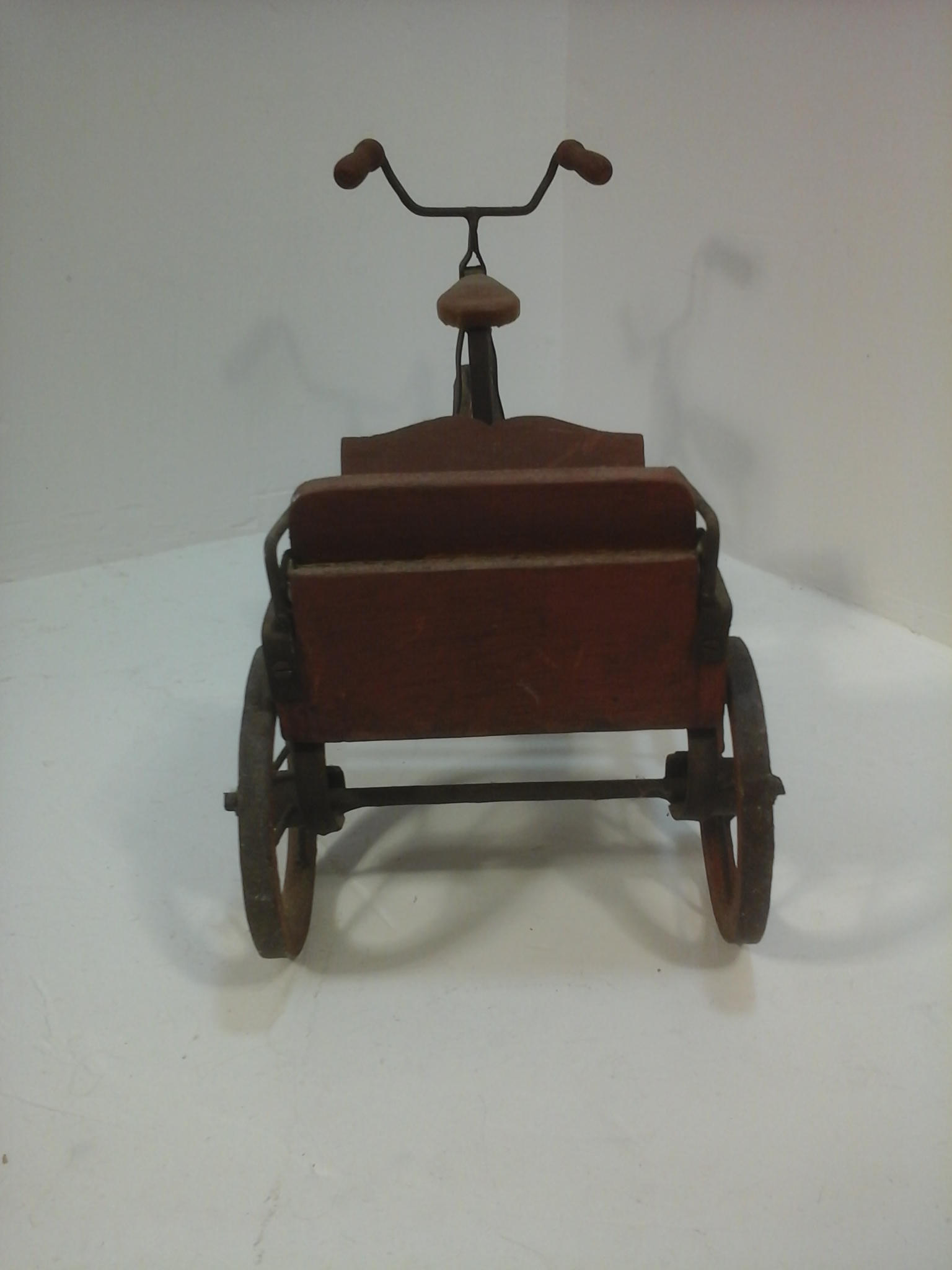 Voir photo 2 de Tricycle bois 2 places vintage Tricycle bois 2 places vintage État correct - Vue 2 -