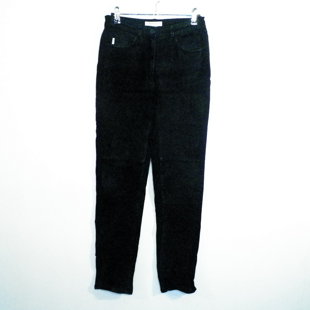 Pantalon Femme En Cuir Noir ABSOLU Taille Estimée 34. Bon état -  reconditionné disponible sur Label Emmaüs
